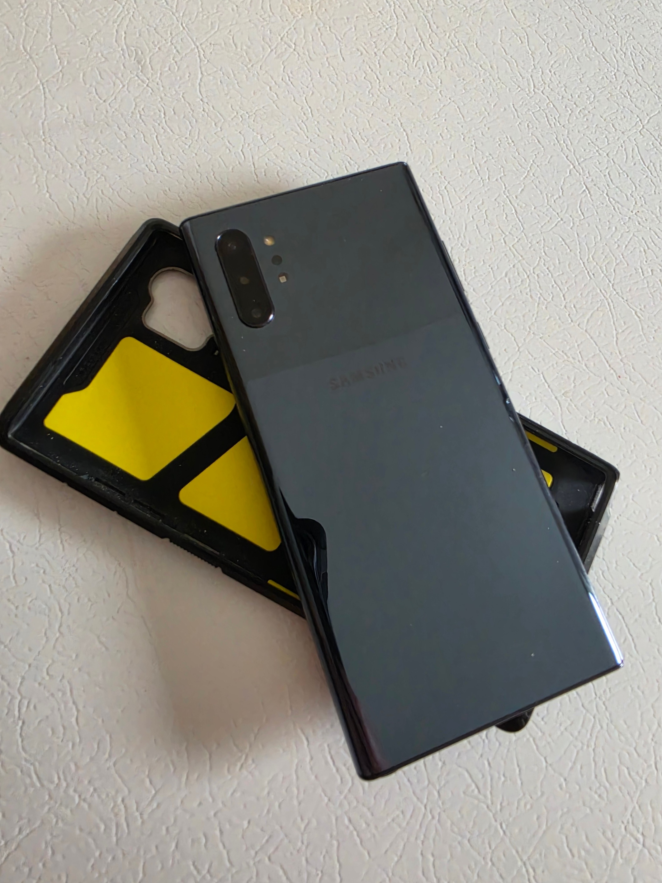 Note 10+ Unlocked 256GB with Spigen Case - photo 3