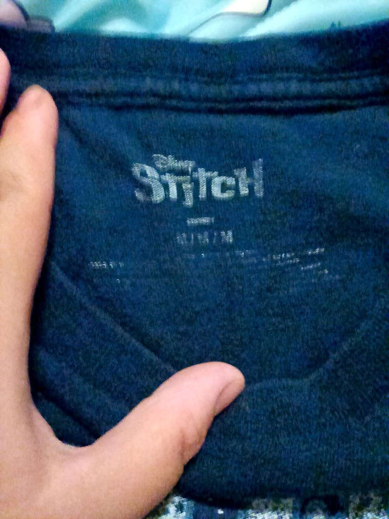 Disney Stitch T-Shirt (medium) - photo 2