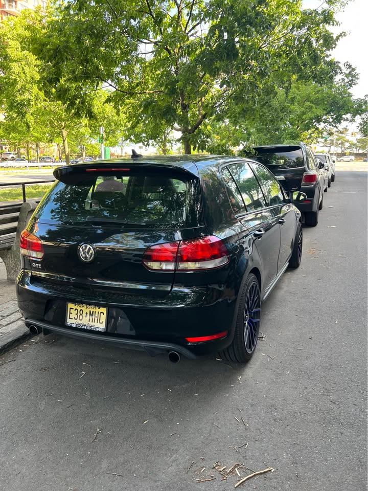 2010 Volkswagen GTI MK6 - photo 4
