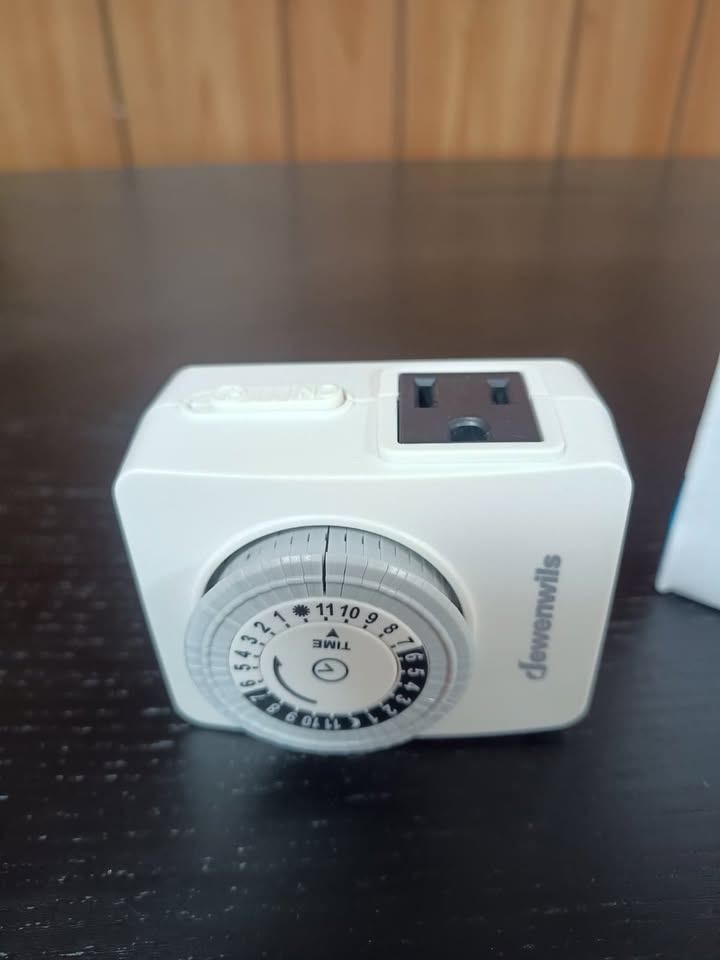 Mechanical Timer Outlet - photo 2