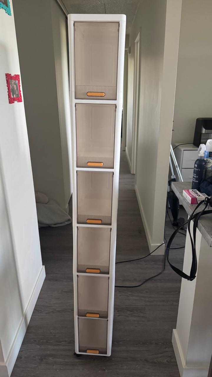 Plastic Narrow Storage Tower with 6 Drawers