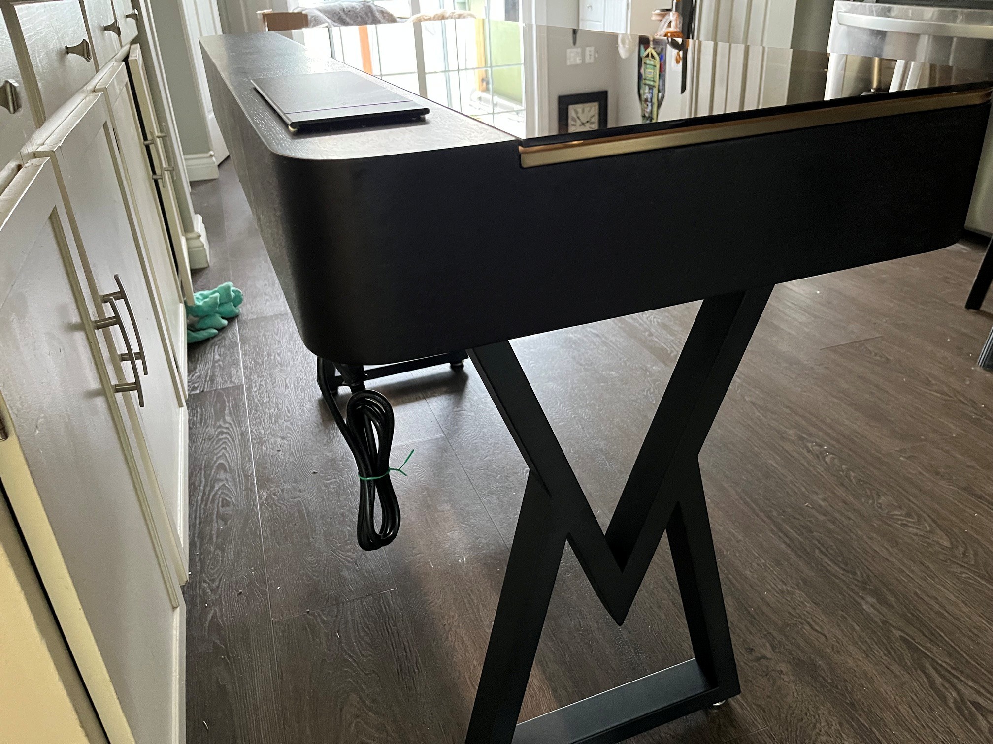Lartis Office Desk / Makeup Vanity Table, Glass Top & AC/USB NEW - photo 5