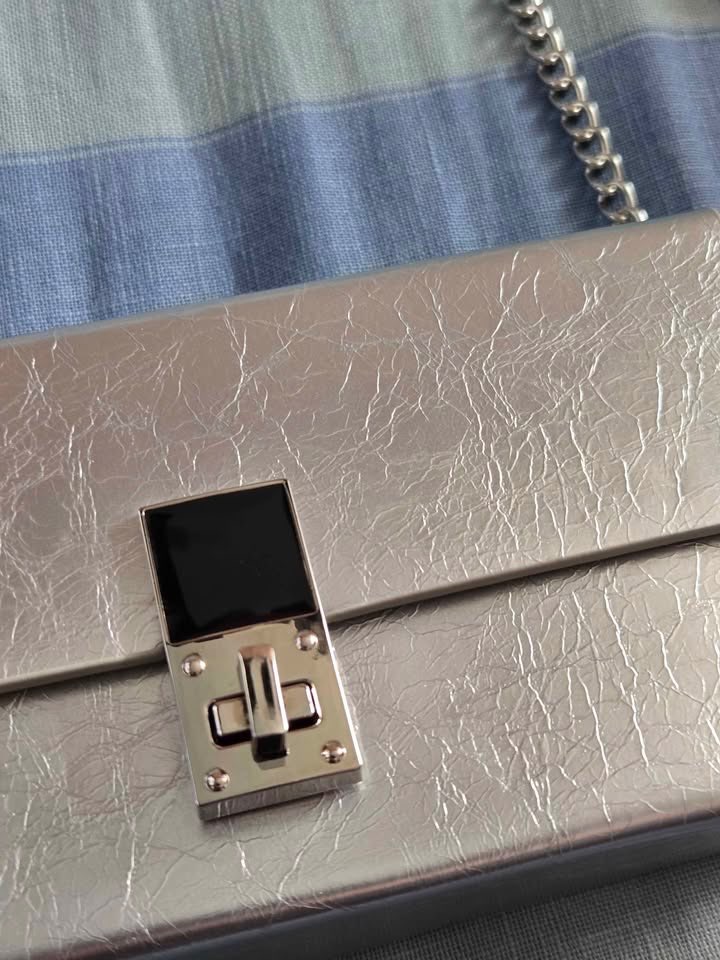 MELIE BLANCO SILVER CLUTCH/SHOULDER/CROSSBODY BAG - photo 4