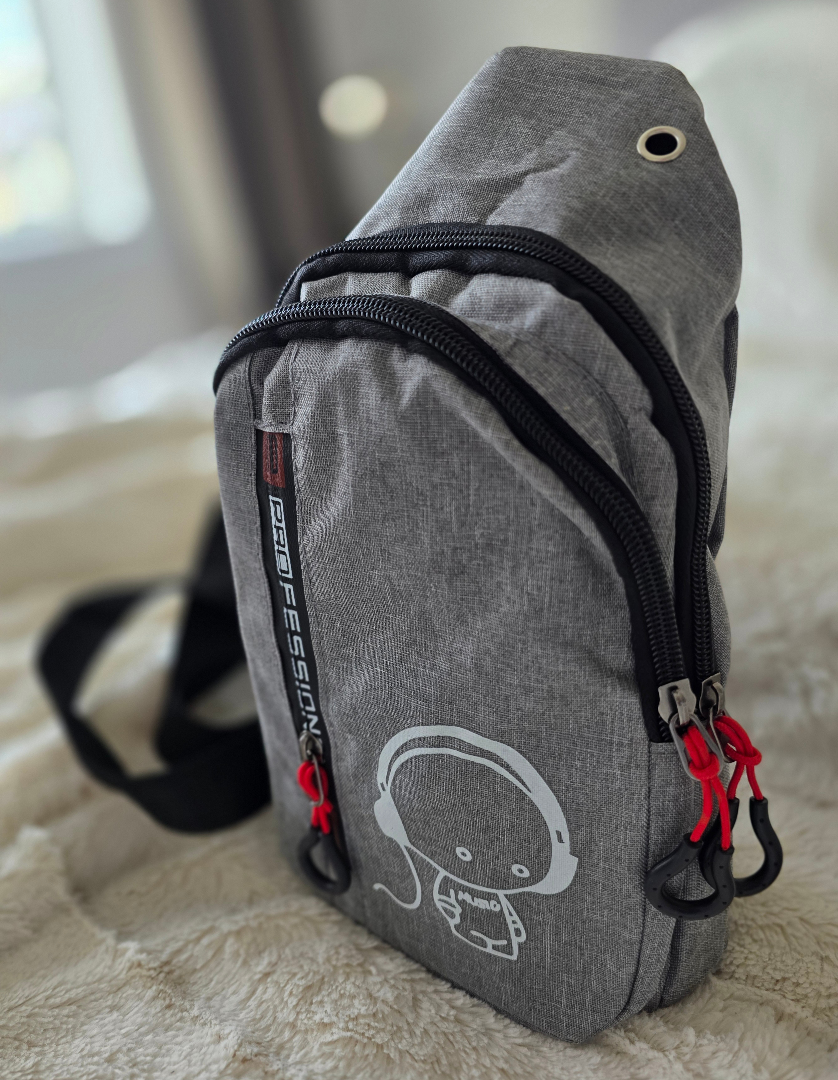 Unisex GREY Crossbody Bag/Shoulder Bag/Adjustable/Zipper-NEW