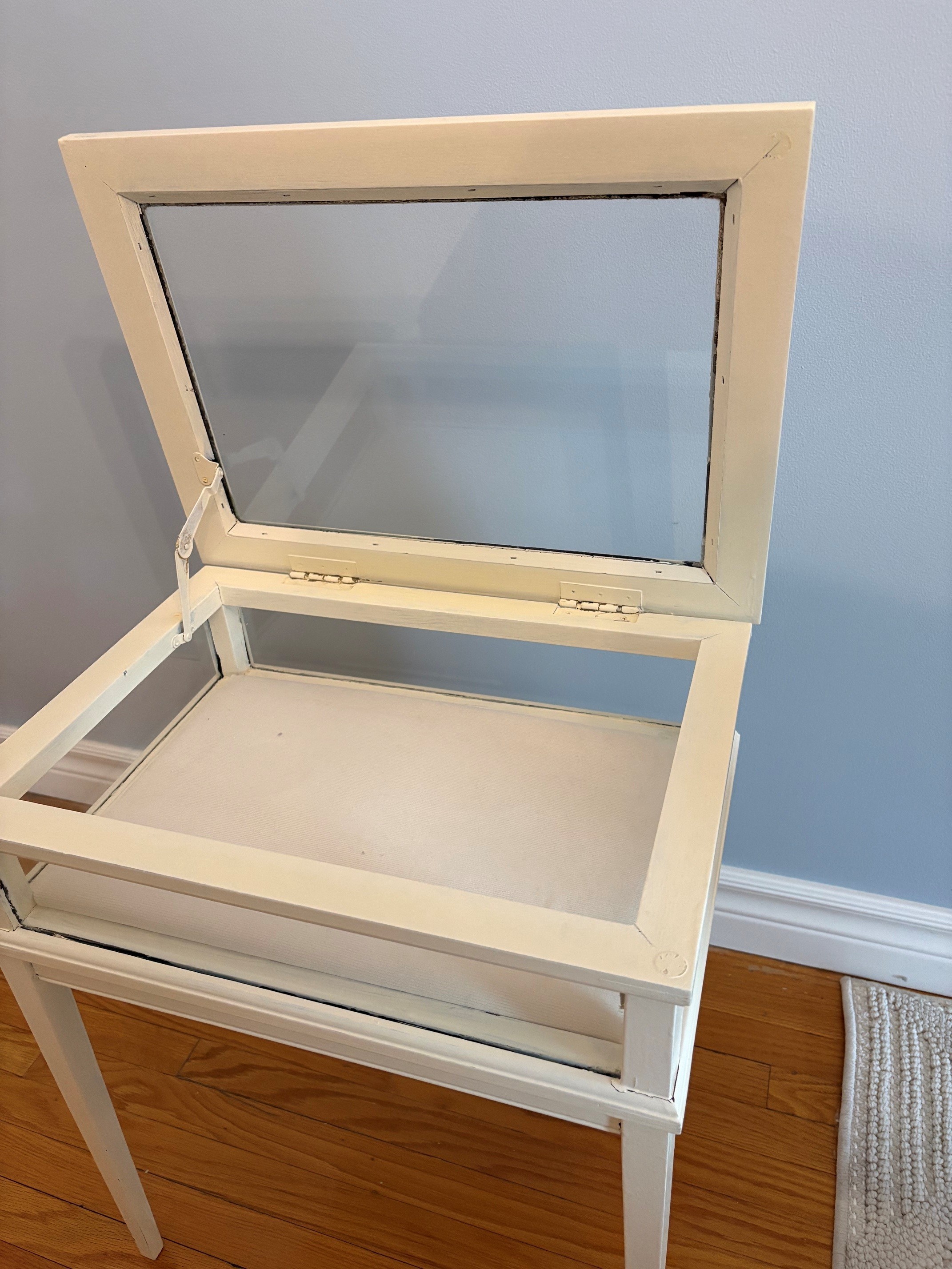 White Display Table with Glass Top - photo 2
