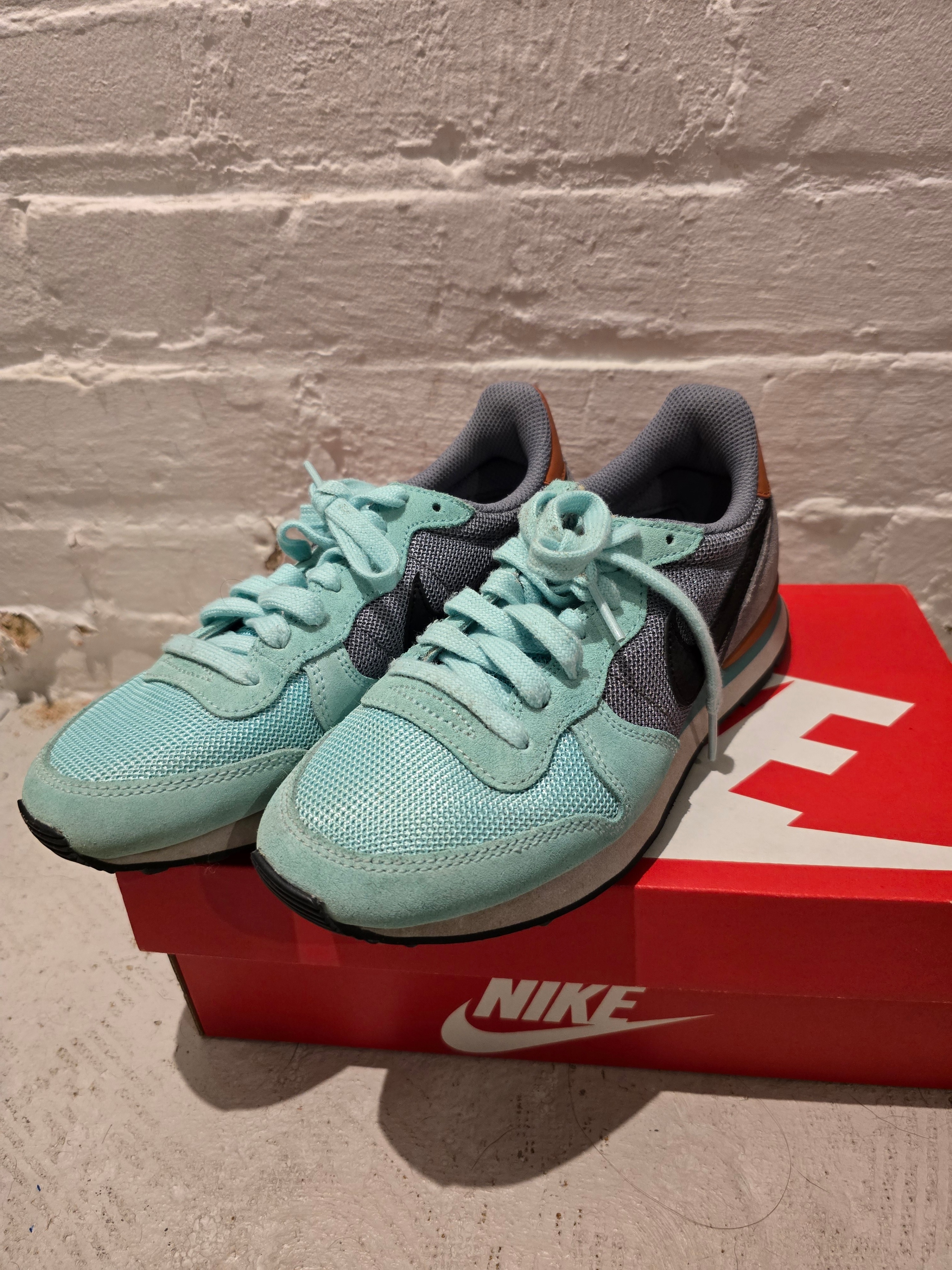 Nike Womens Blazer Mid PRM SE Sneakers, size 6 - photo 2