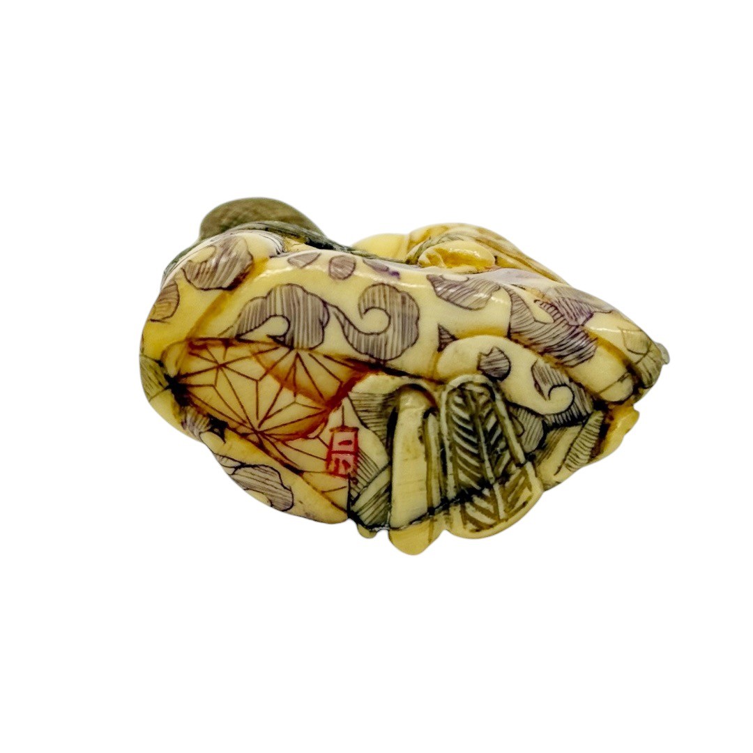 Meiji period carved bone Shoki struggling with a demon netsuke - photo 5
