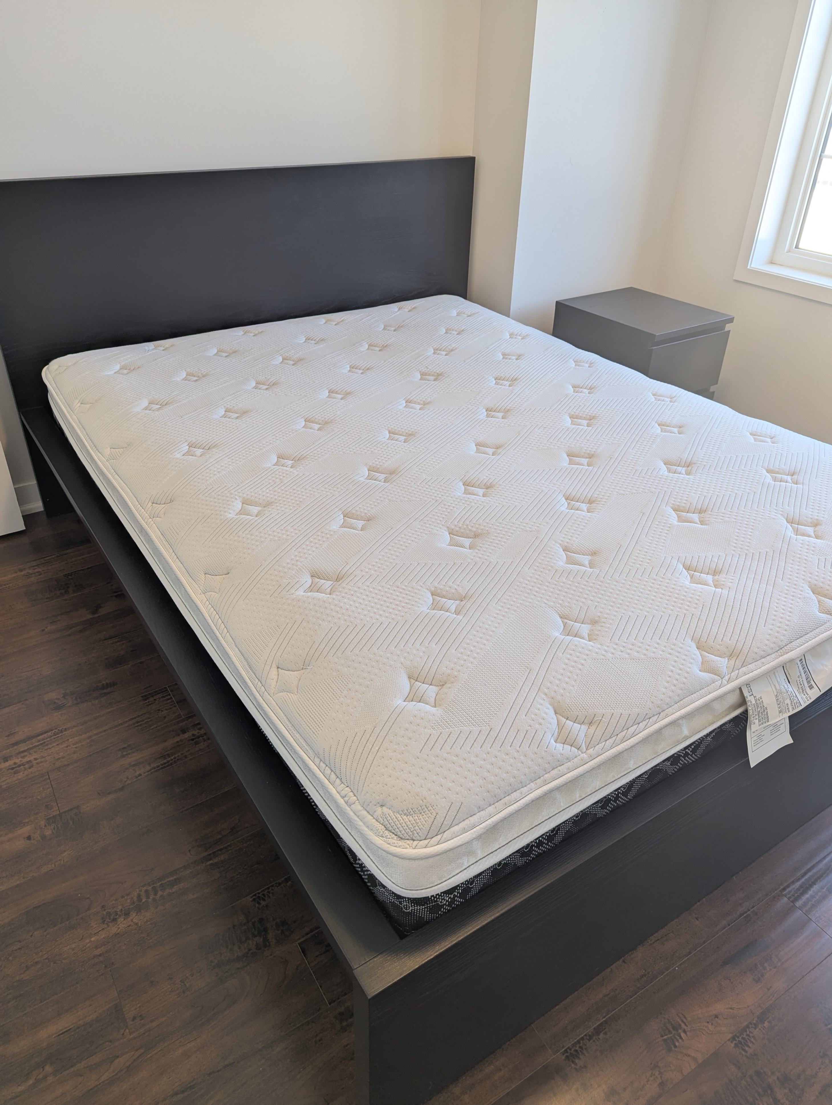 Complete Bedroom Set – Queen Bed Frame, Chest & Mattress