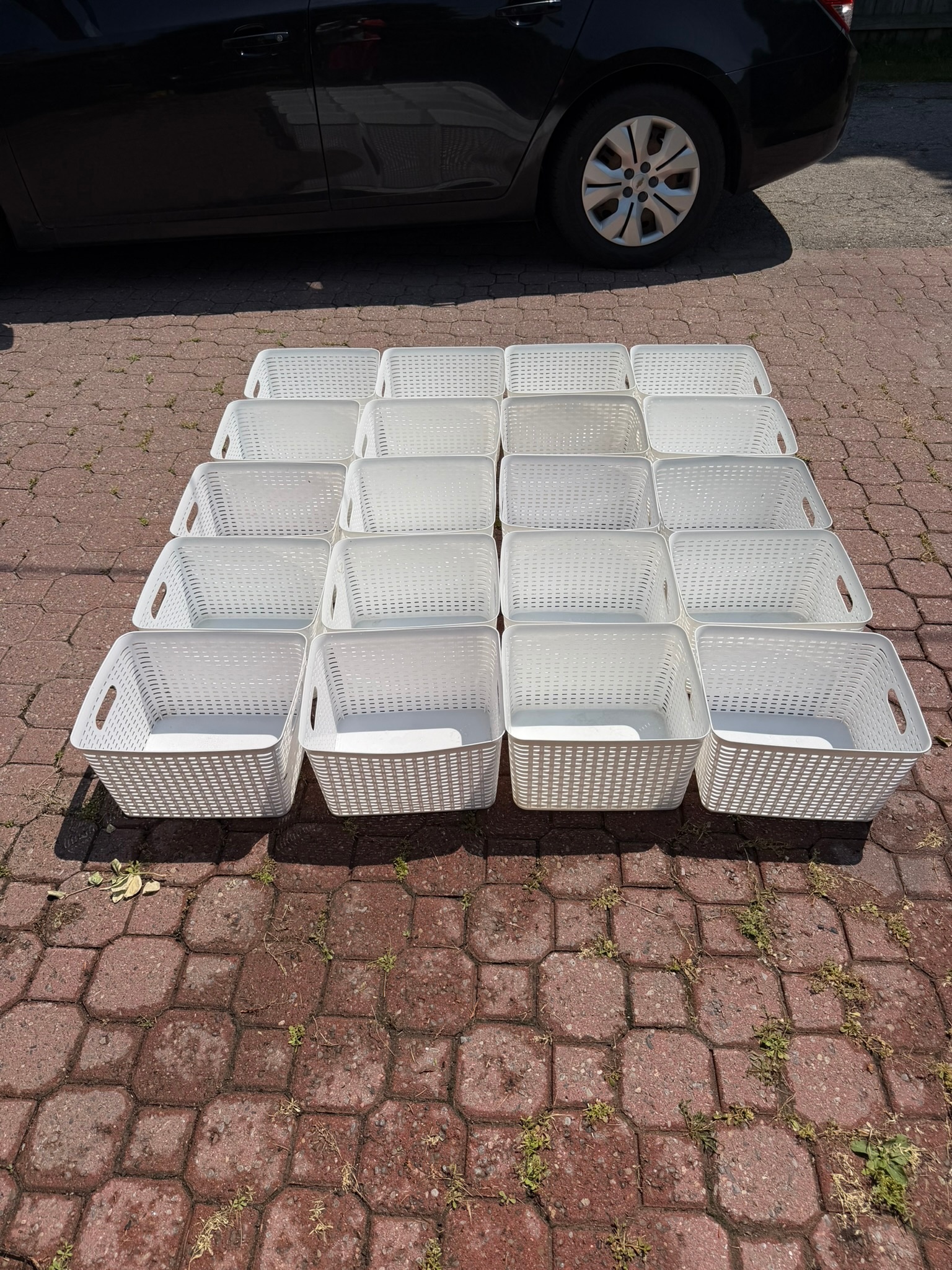 Lot of White Storage Baskets - photo 2