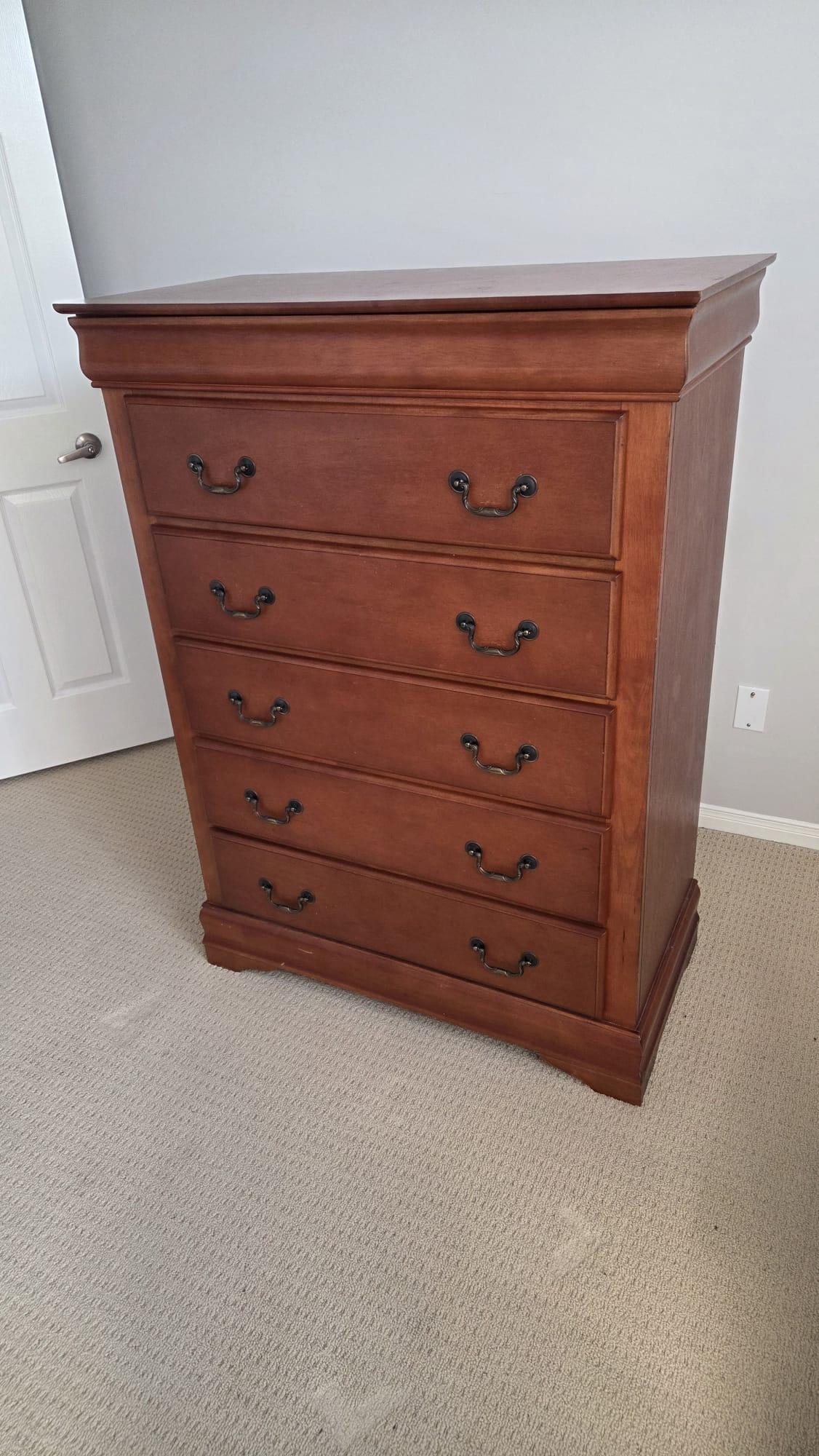 Tallboy dresser
