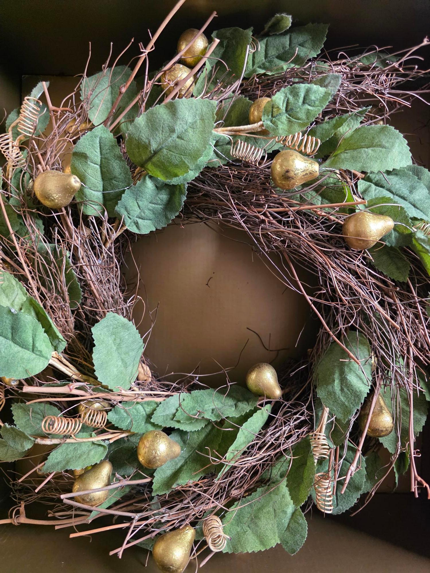 Holiday Harvest Pear Wreath - photo 2