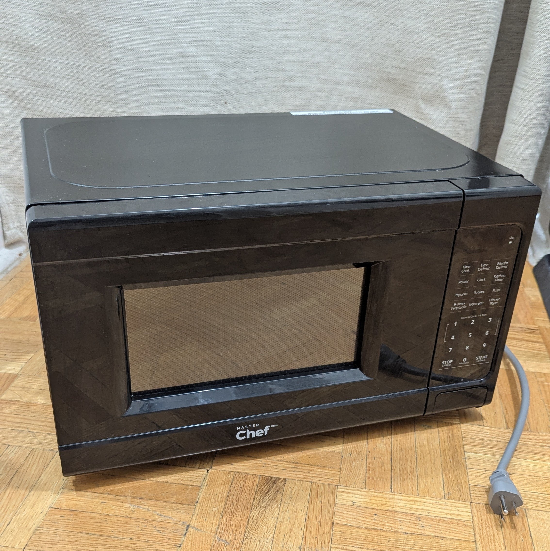 Heavily Used Working Condition! CHEF Compact Microwave 0.9cu.ft.