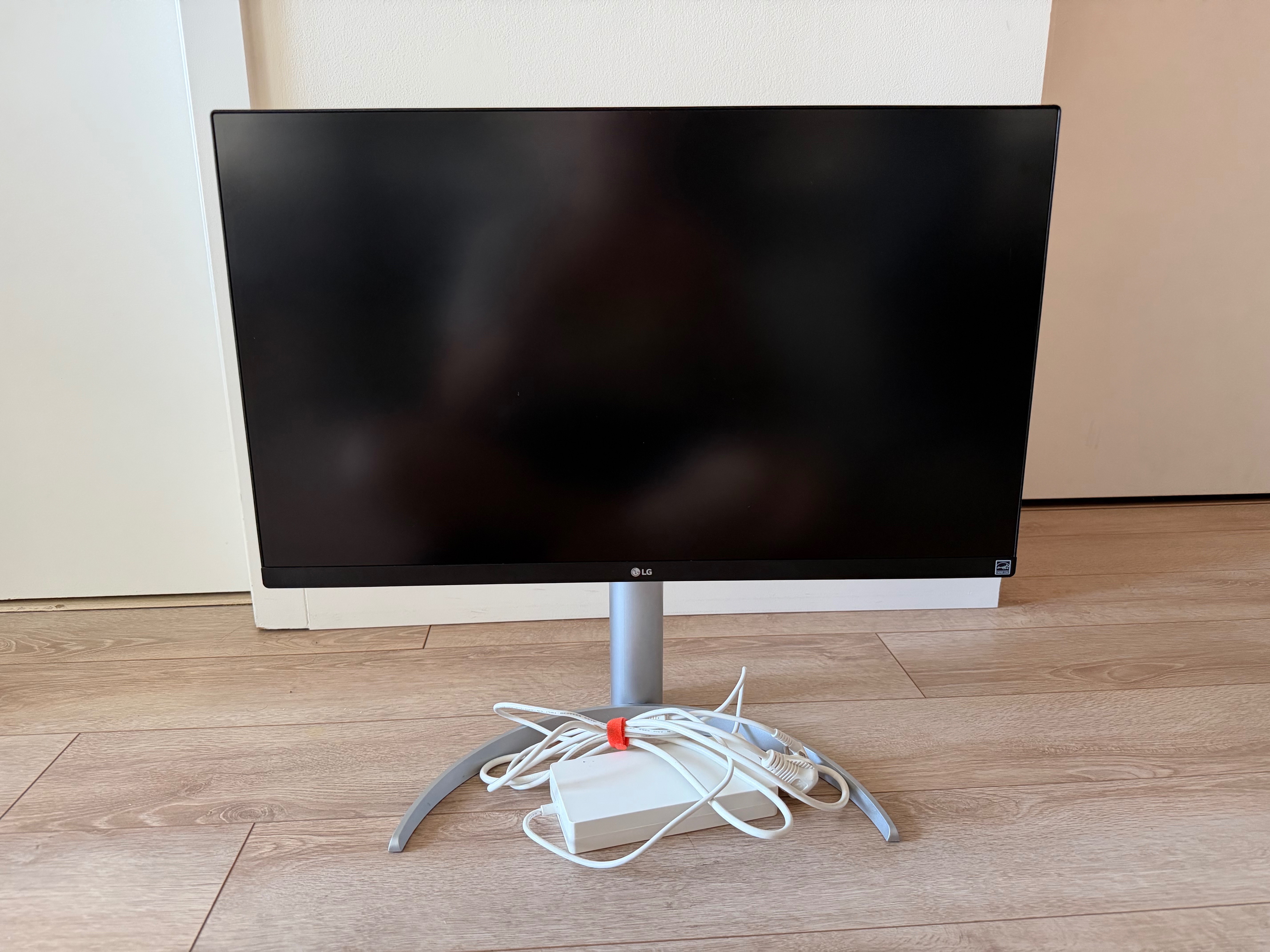 LG 27UP850-W