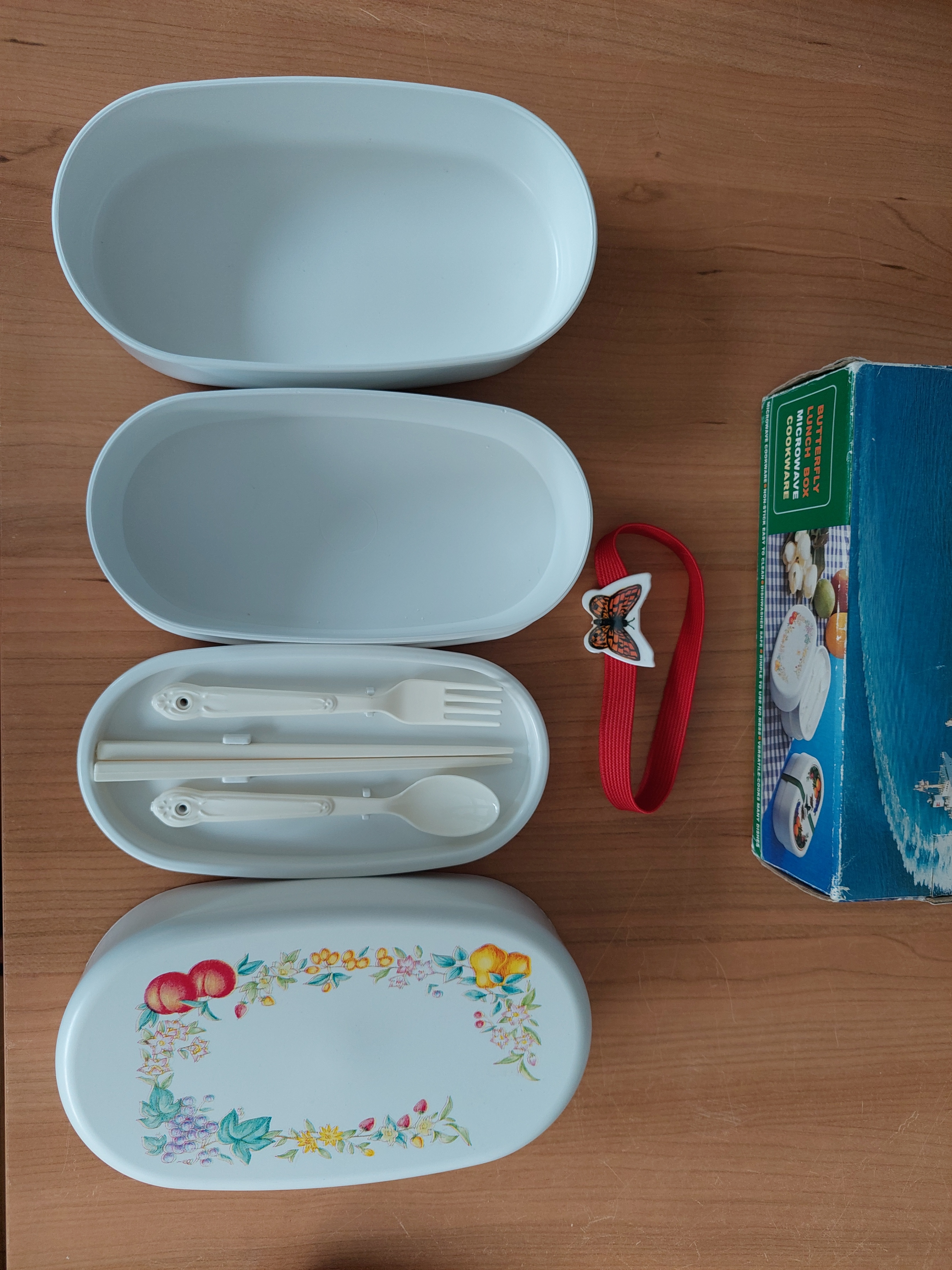 Butterfly Lunch Box with Cutlery Microwave Dishwasher Safe - photo 2