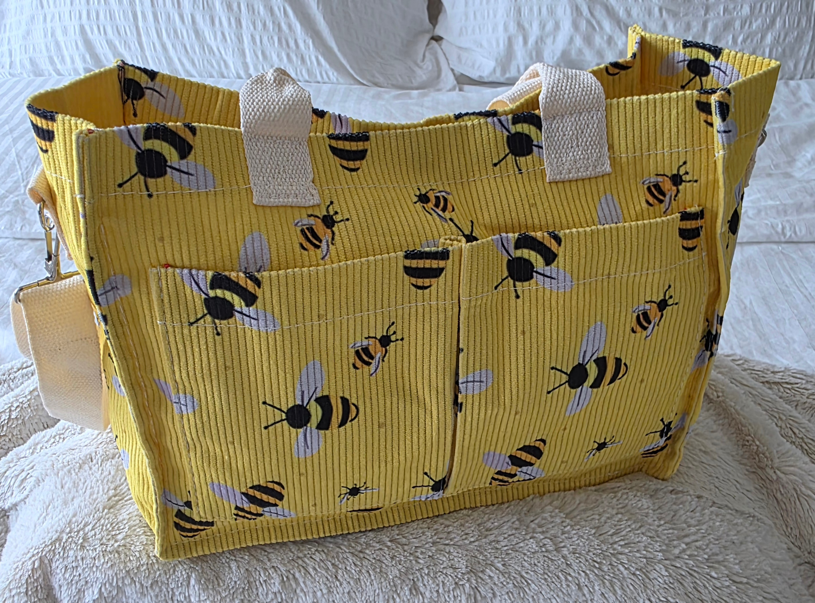 Ladies Medium Summer Style "Bee Pattern" 2D Corduroy Tote Bag