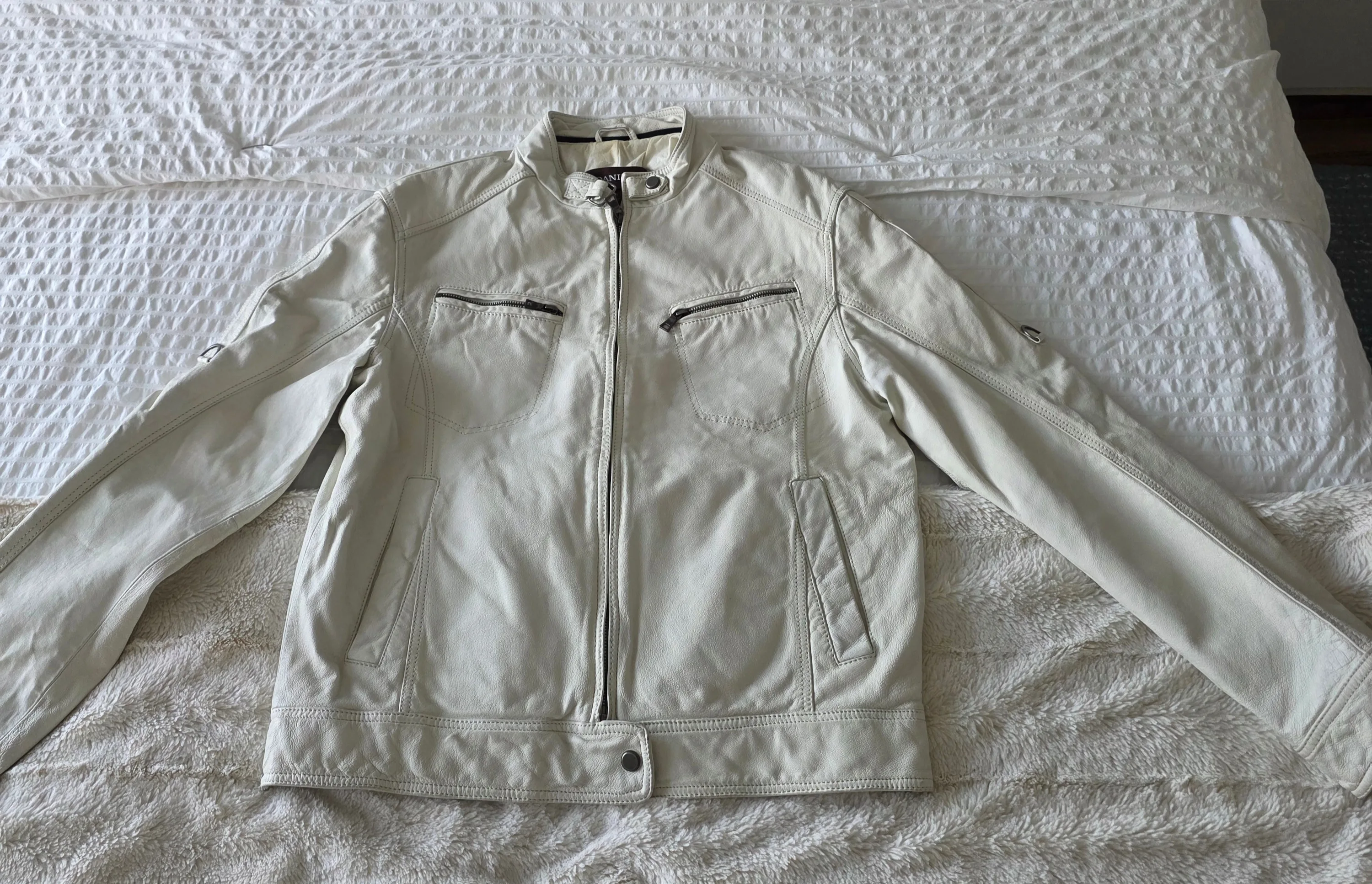 Danier /Vintage Leather Biker Style Jacket-Unisex-Cream/White - photo 3