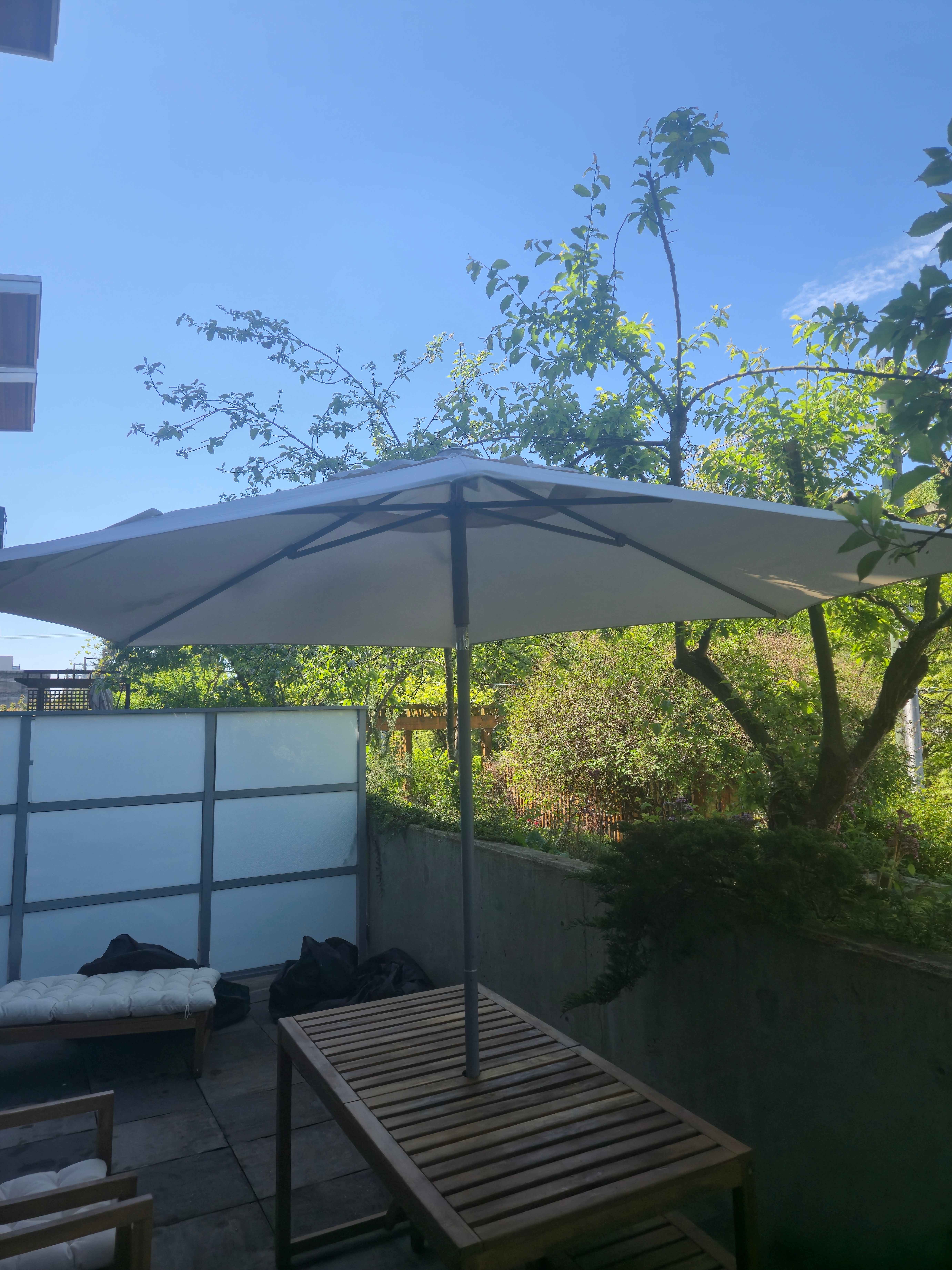 Ikea Patio umbrella & base JOGGESÖ