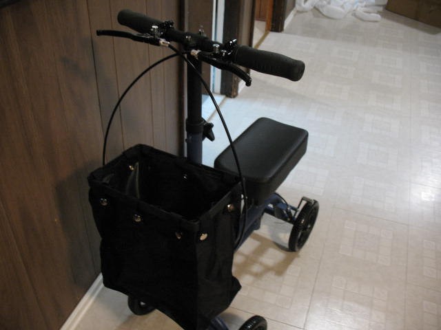 Foldable/Steerable Knee Walker, BRAND NEW - photo 4