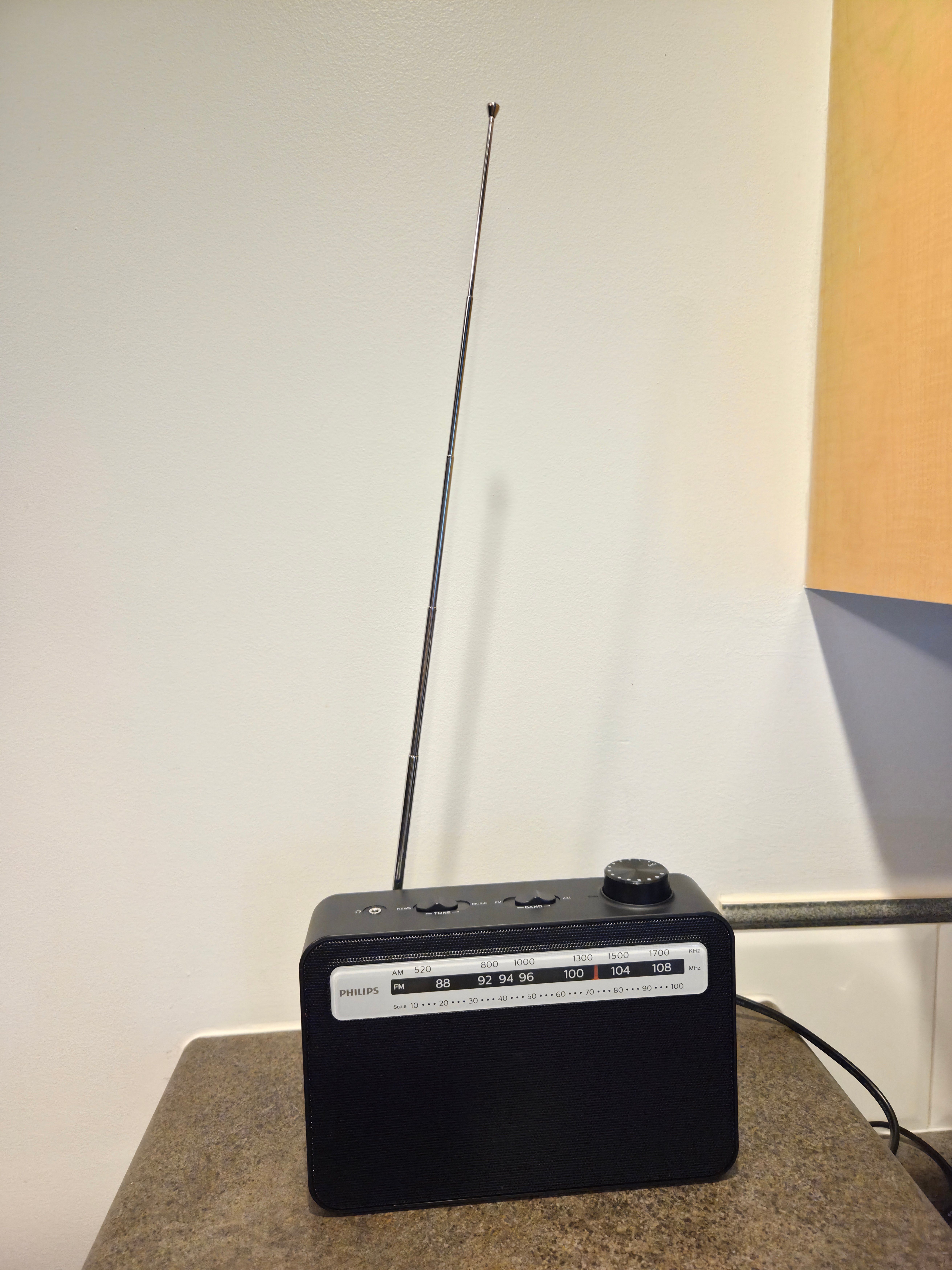 Philips Radio Fully Working AM/FM Analog Portable TAR2506/37 - photo 2