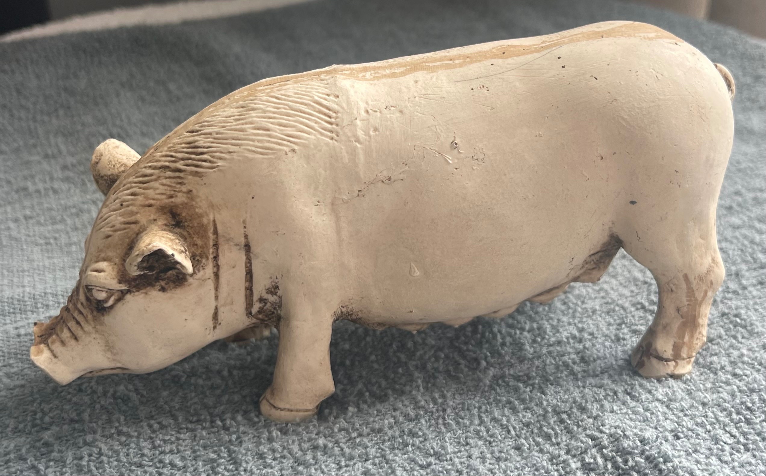 Vintage Realistic Resin Pig Figurine - Farmhouse Decor