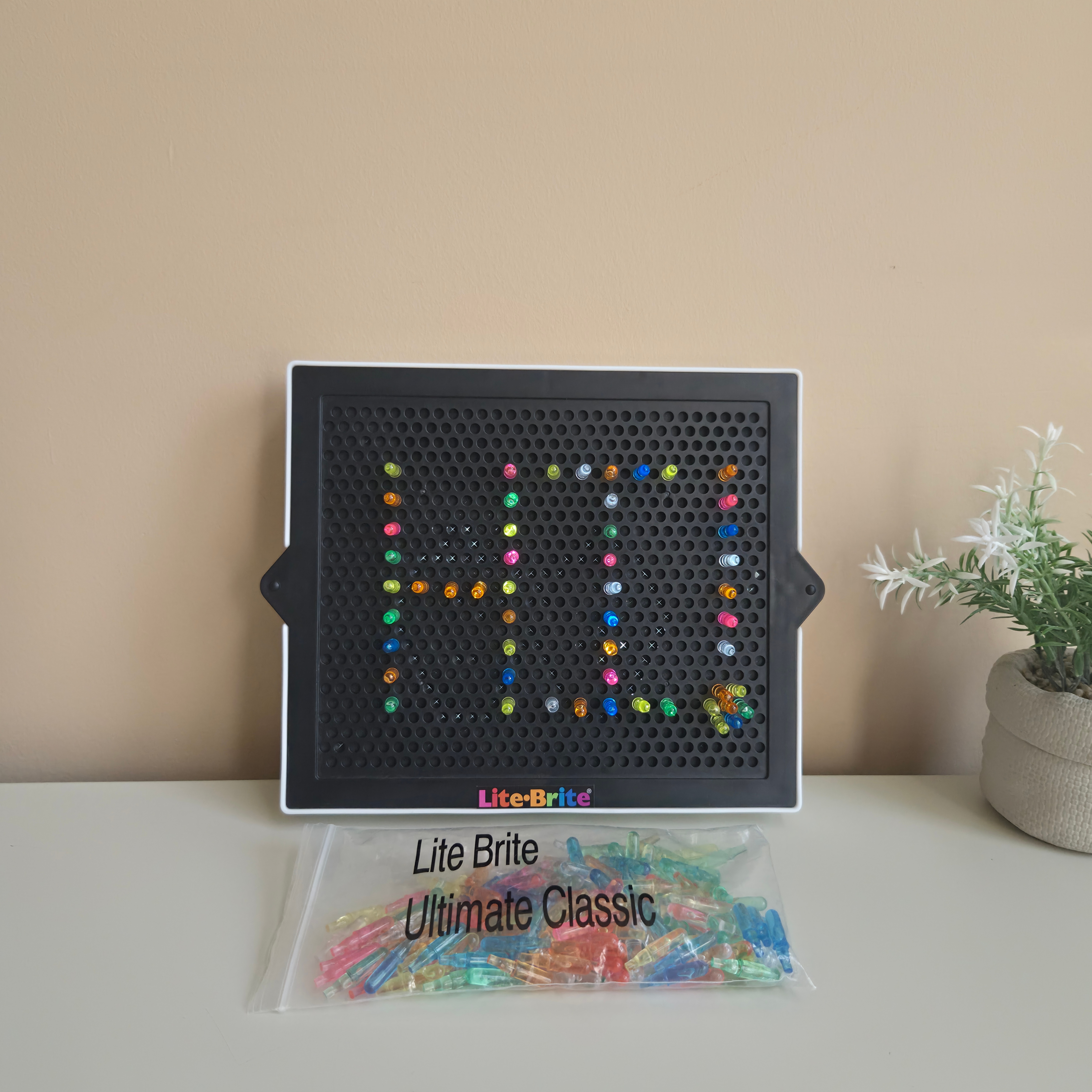 Lite-Brite - Colourful Fun Light-Up Pegboard - Pre-Loved! 🌈