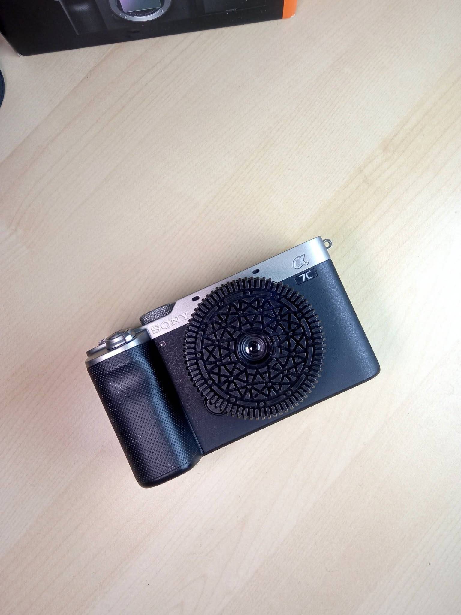Sony A7C + Oreo Pancake Lens + Box - photo 3