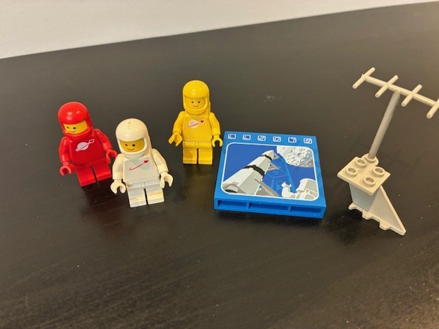Vintage 1980’s Rare Lego Space Pieces & Figurines