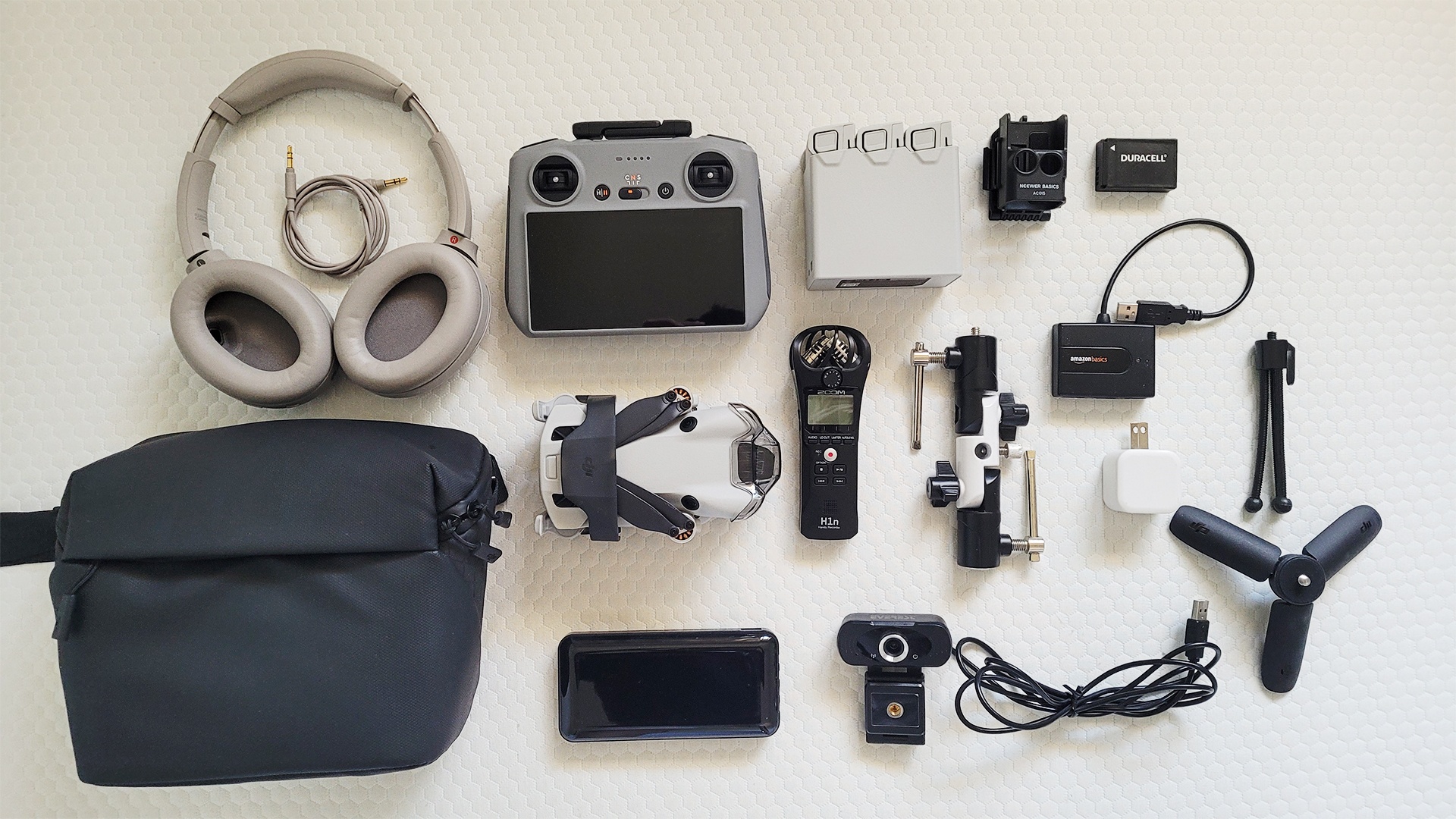 Content Creator Camera & Audio Equipment Bundle - photo 2