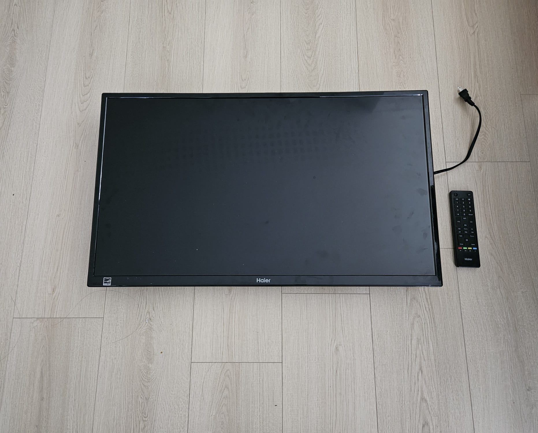 Haier 32" LCD TV