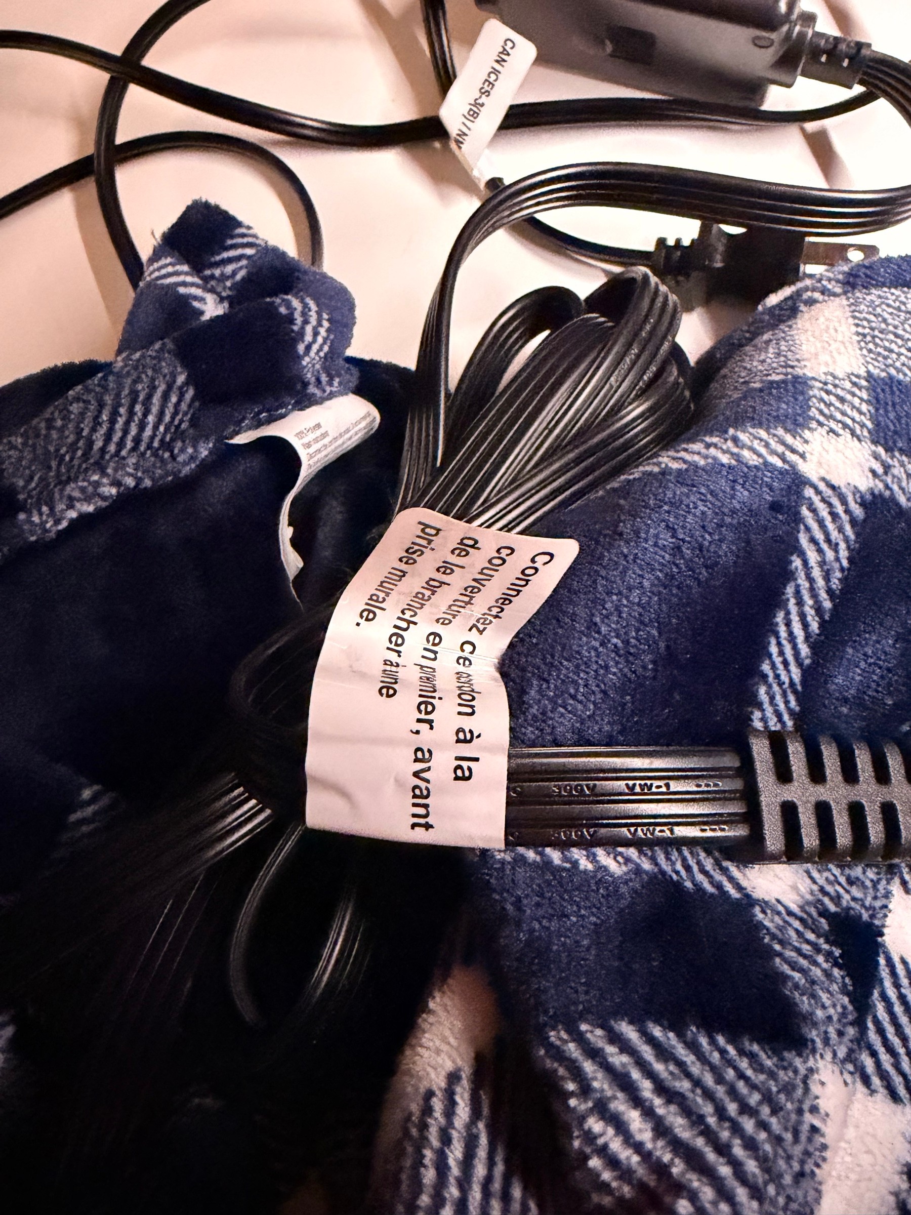 Electric heated throw blanket (plaid, w/ controller) - photo 3