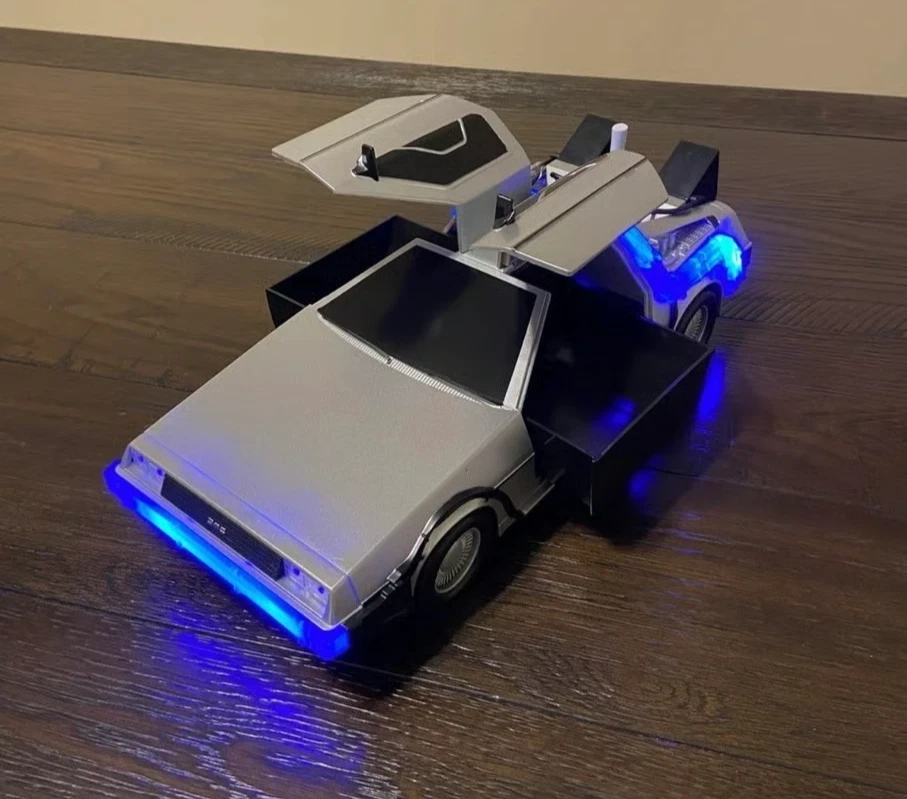 Back to the Future DeLorean Popcorn Bucket Light-Up Car - photo 5