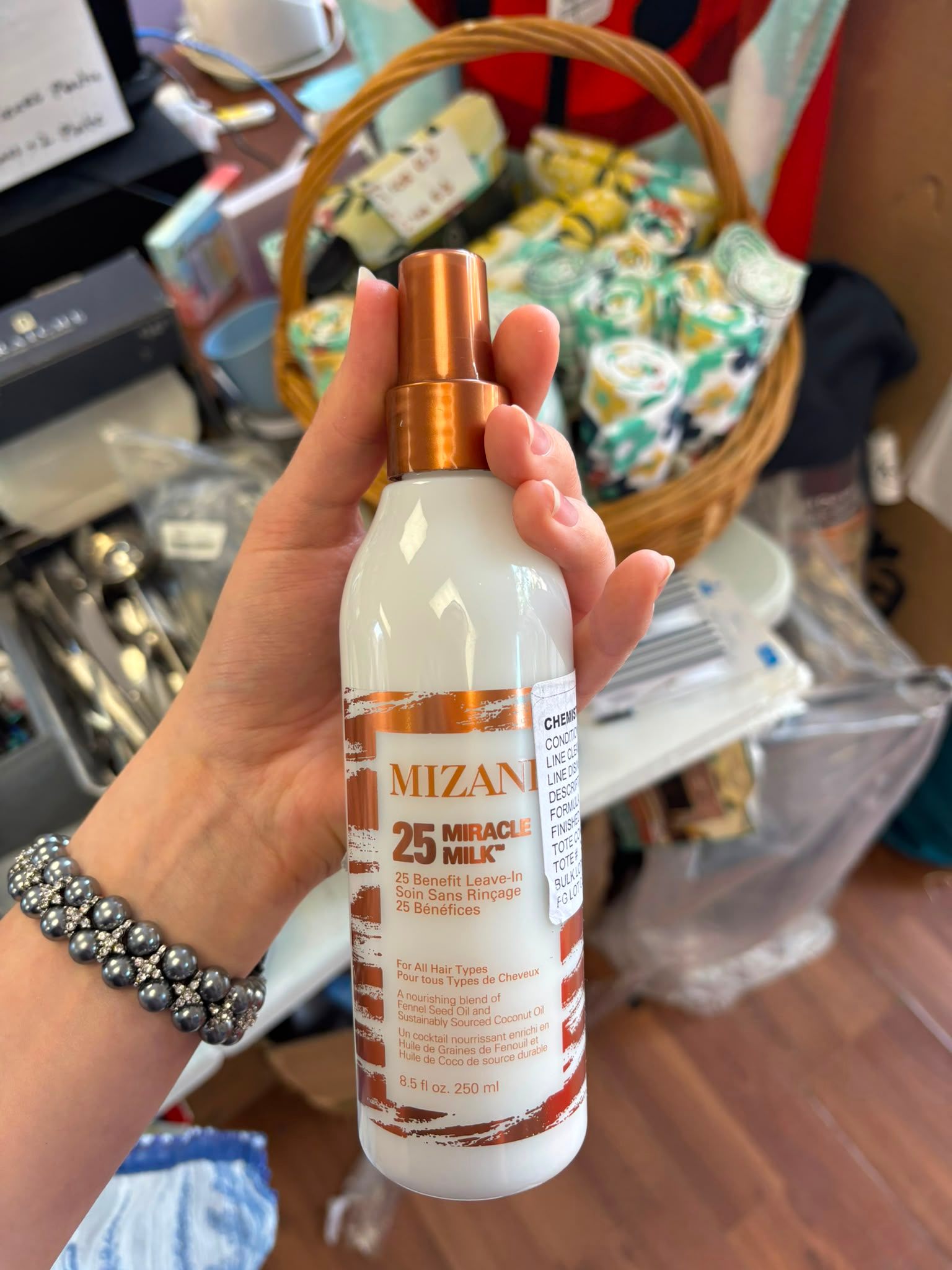Mizani 25 Miracle Milk Leave-in Conditioner, 250ml - New