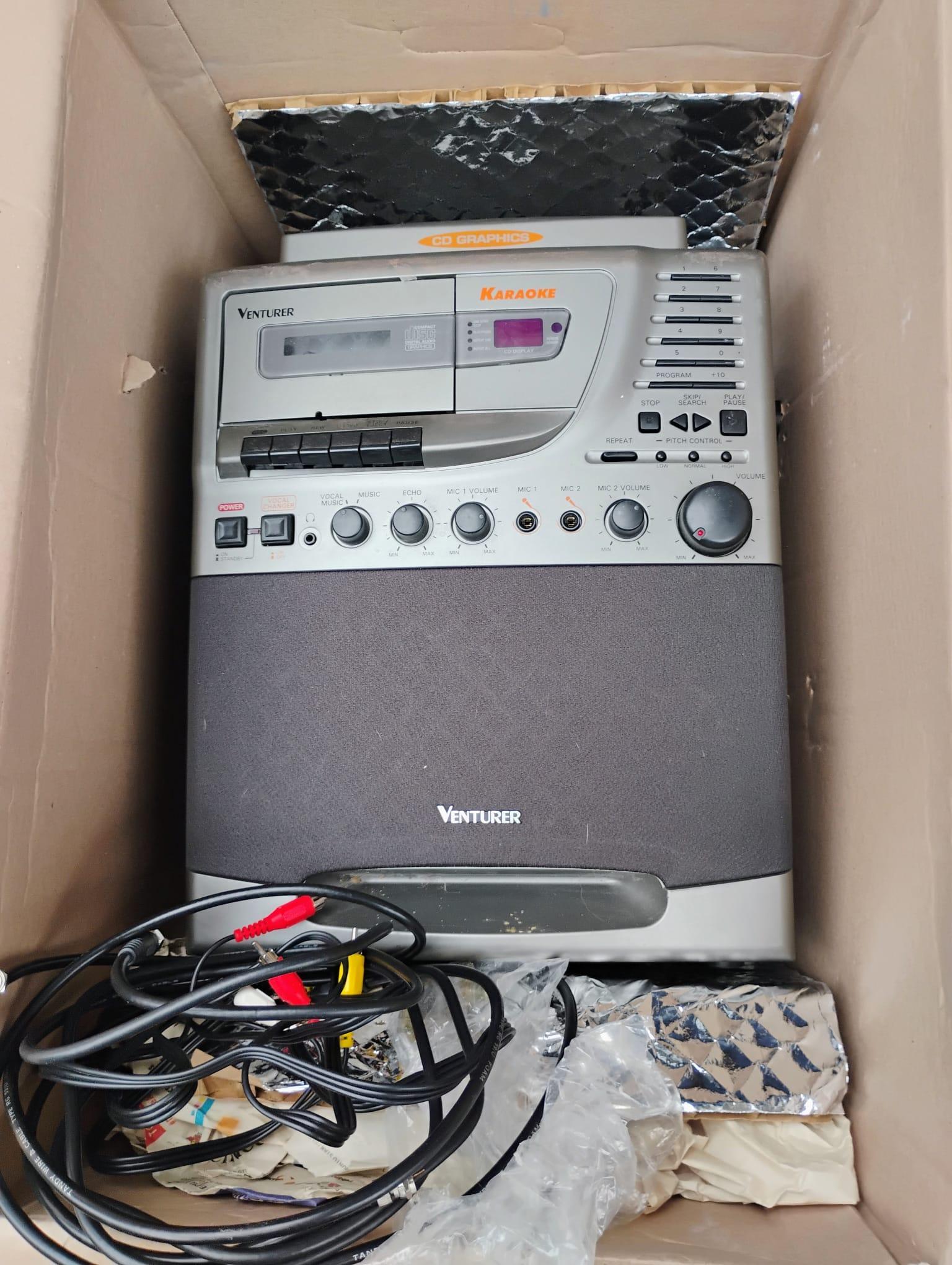 Vintage - Venturer Karaoke Machine CD CDG-200
