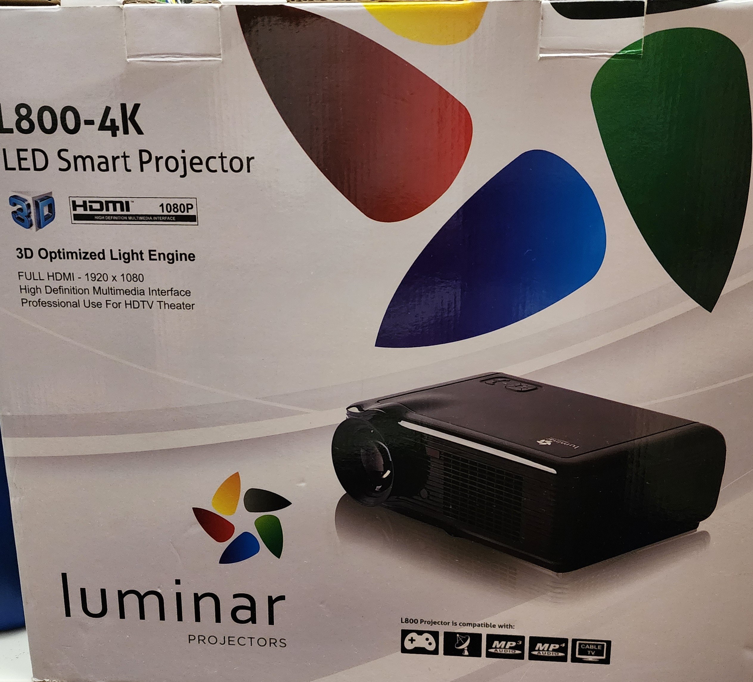 Luminar L800-4K LED Smart Projector