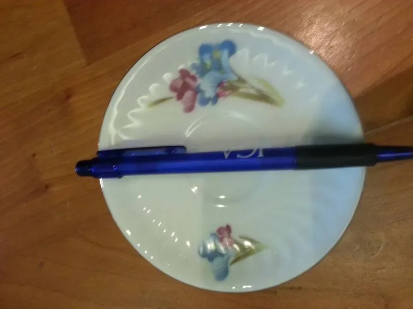 Set of 6 Identical Tiny Gold- Rimmed Floral Plates / Saucers ... - photo 3