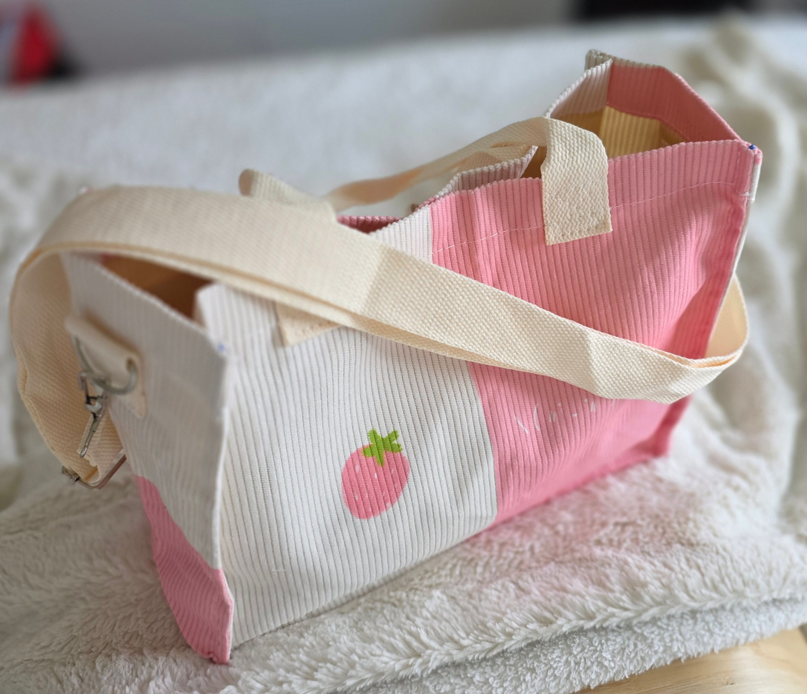Women's Medium "Strawberry"-2D Printed-Corduroy Tote Bag-NEW - photo 5