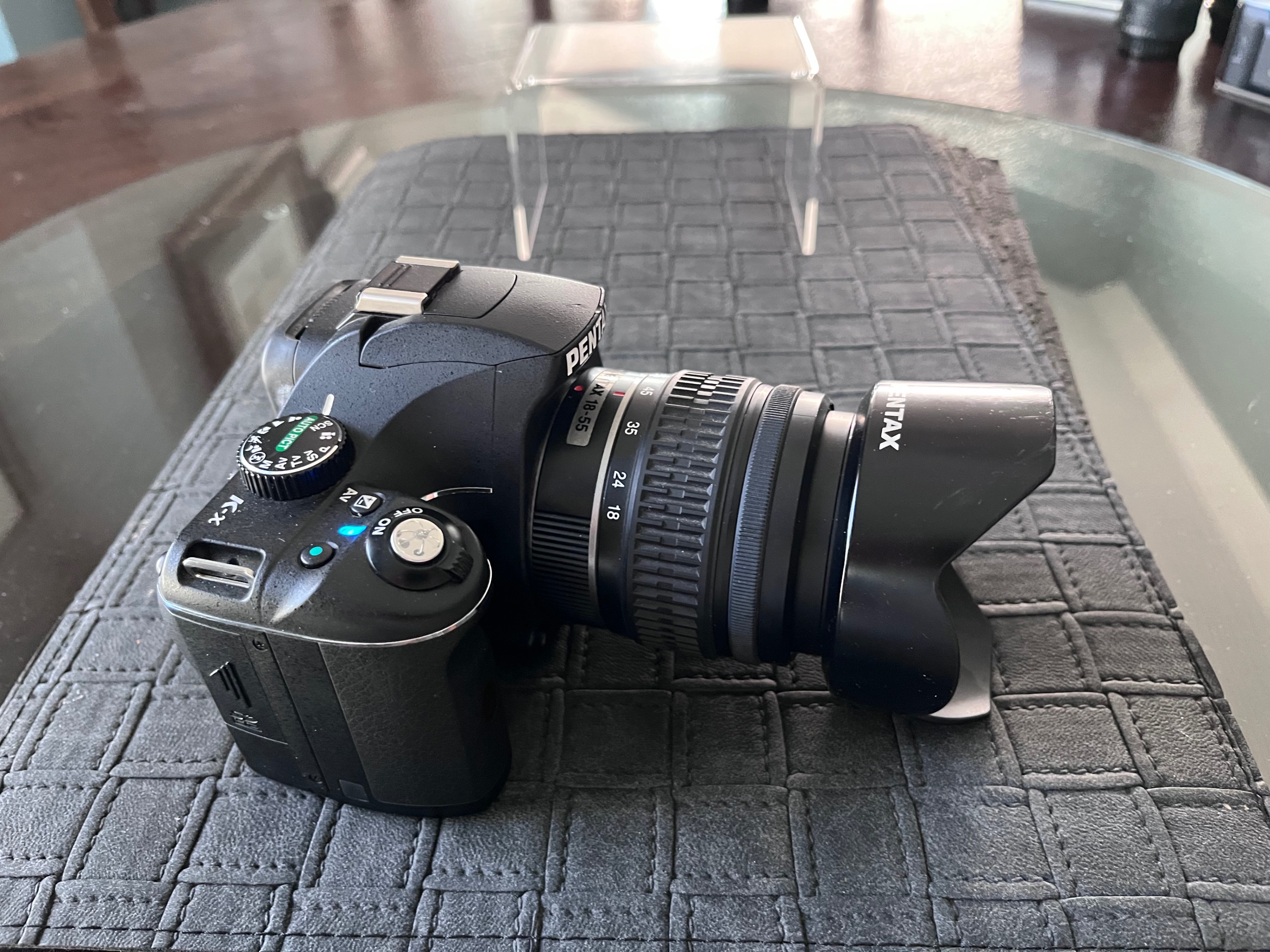 Pentax KX with kit lens - photo 3