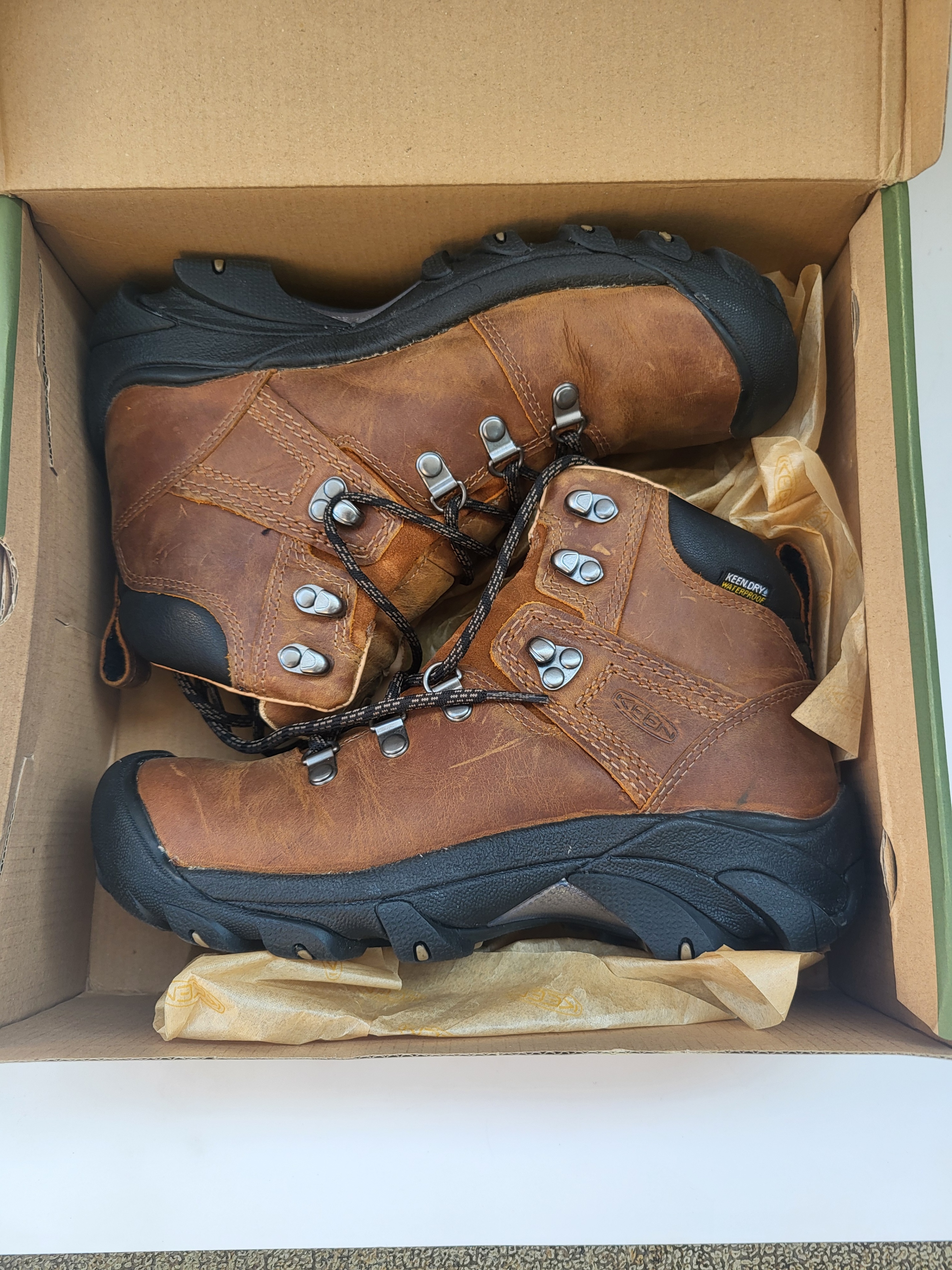 KEEN Pyrenees Waterproof Leather Hiking Boots - Women's US 7.5