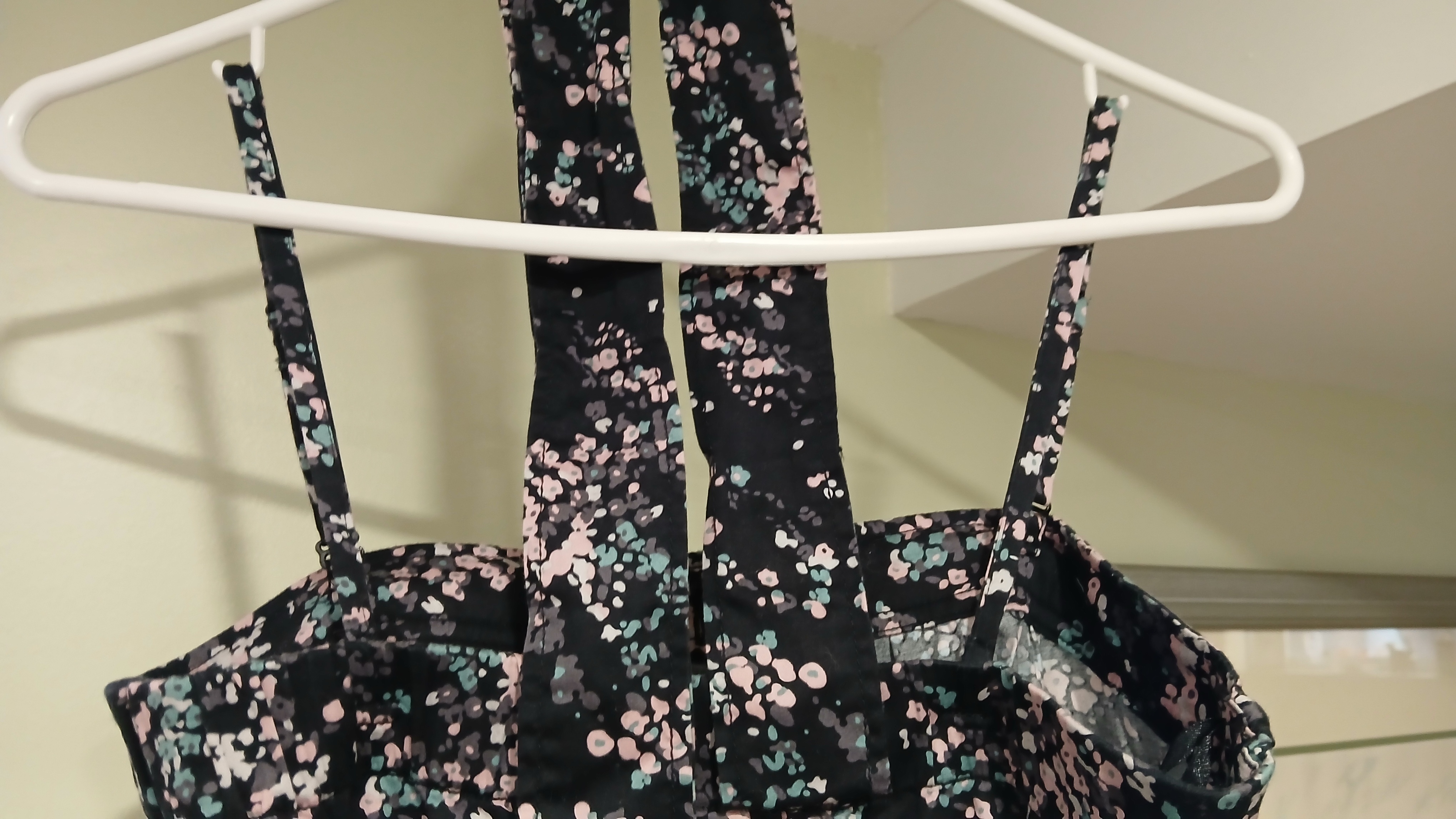 Dynamite Floral Black and Pink Shorts Romper,Small - photo 5