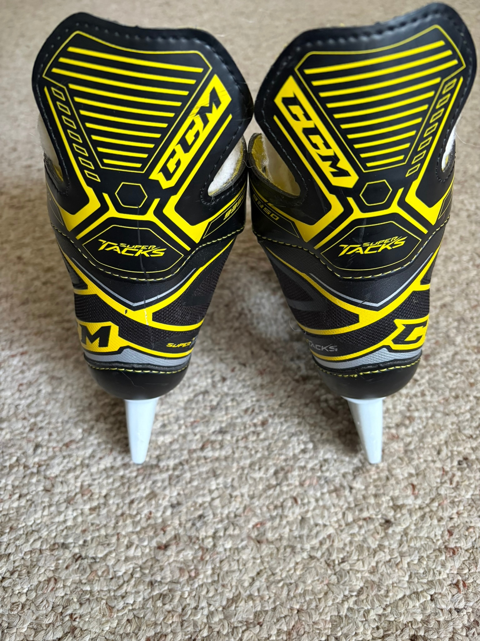 🏒 CCM SUPER TACKS 9350 YOUTH HOCKEY SKATES — $25 🏒 - photo 3