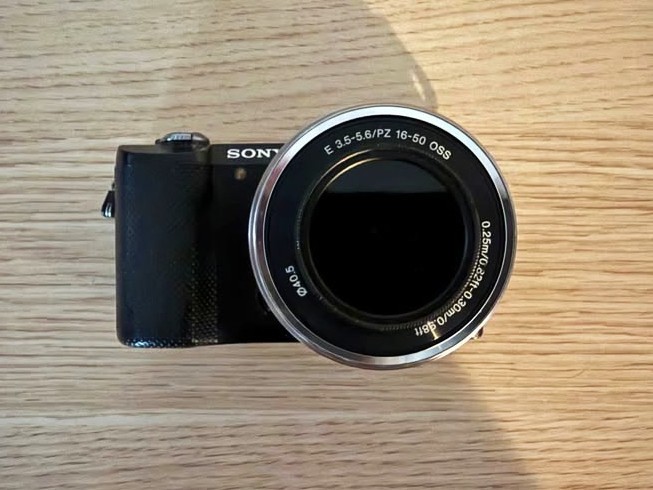 Sony a5000 + Kit lens - photo 3