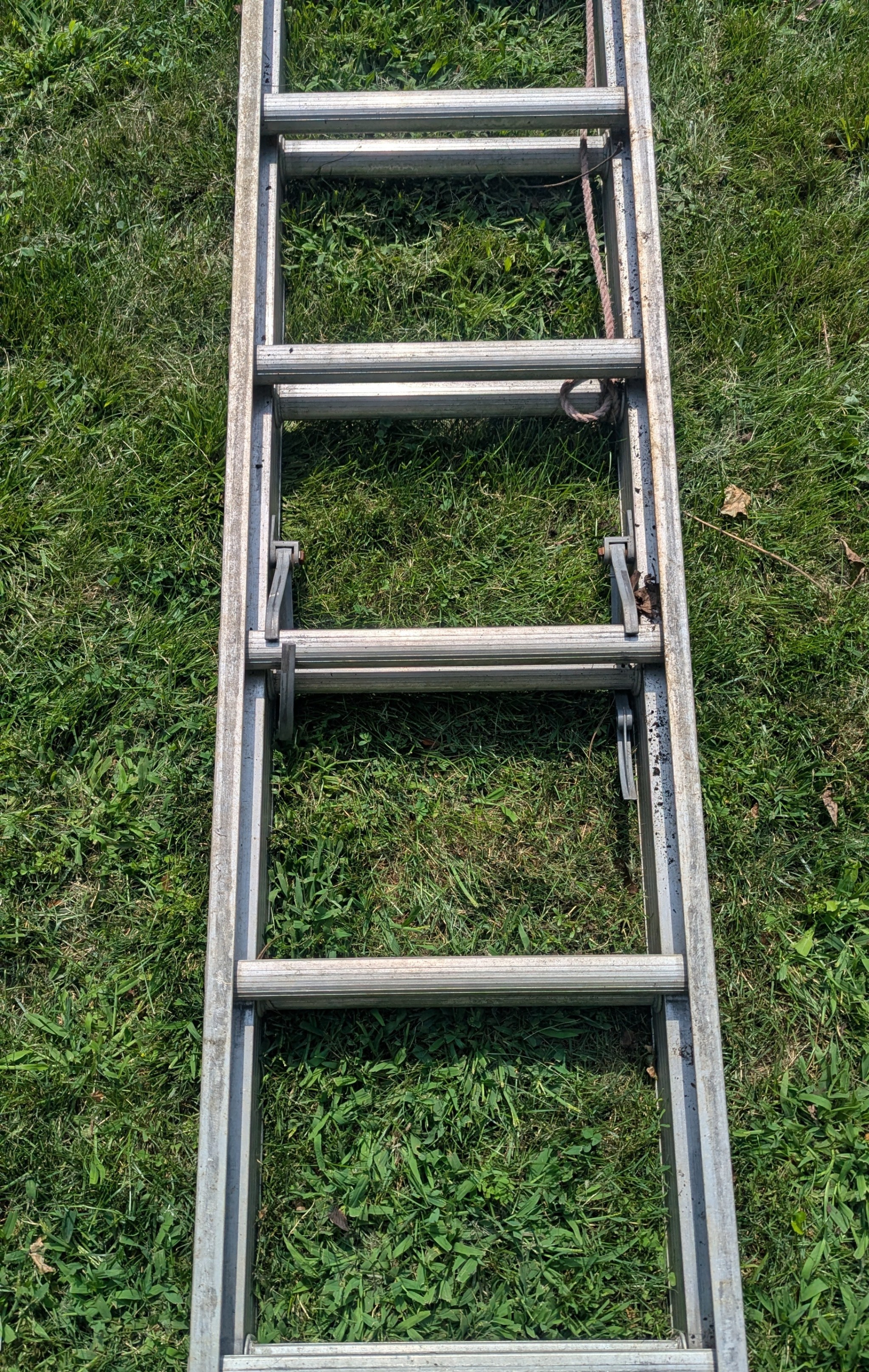 28Ft Aluminum Extension ladder - photo 2