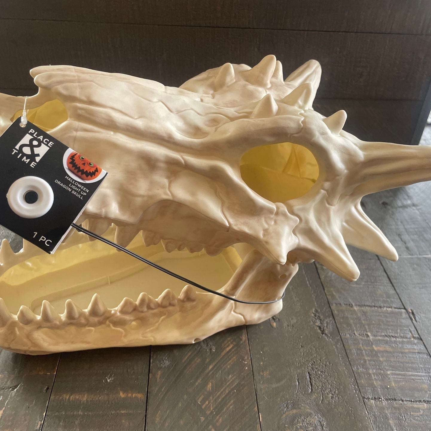NEW - LED Light Up Dragon Plastic Skull With Moving Jaws - photo 3