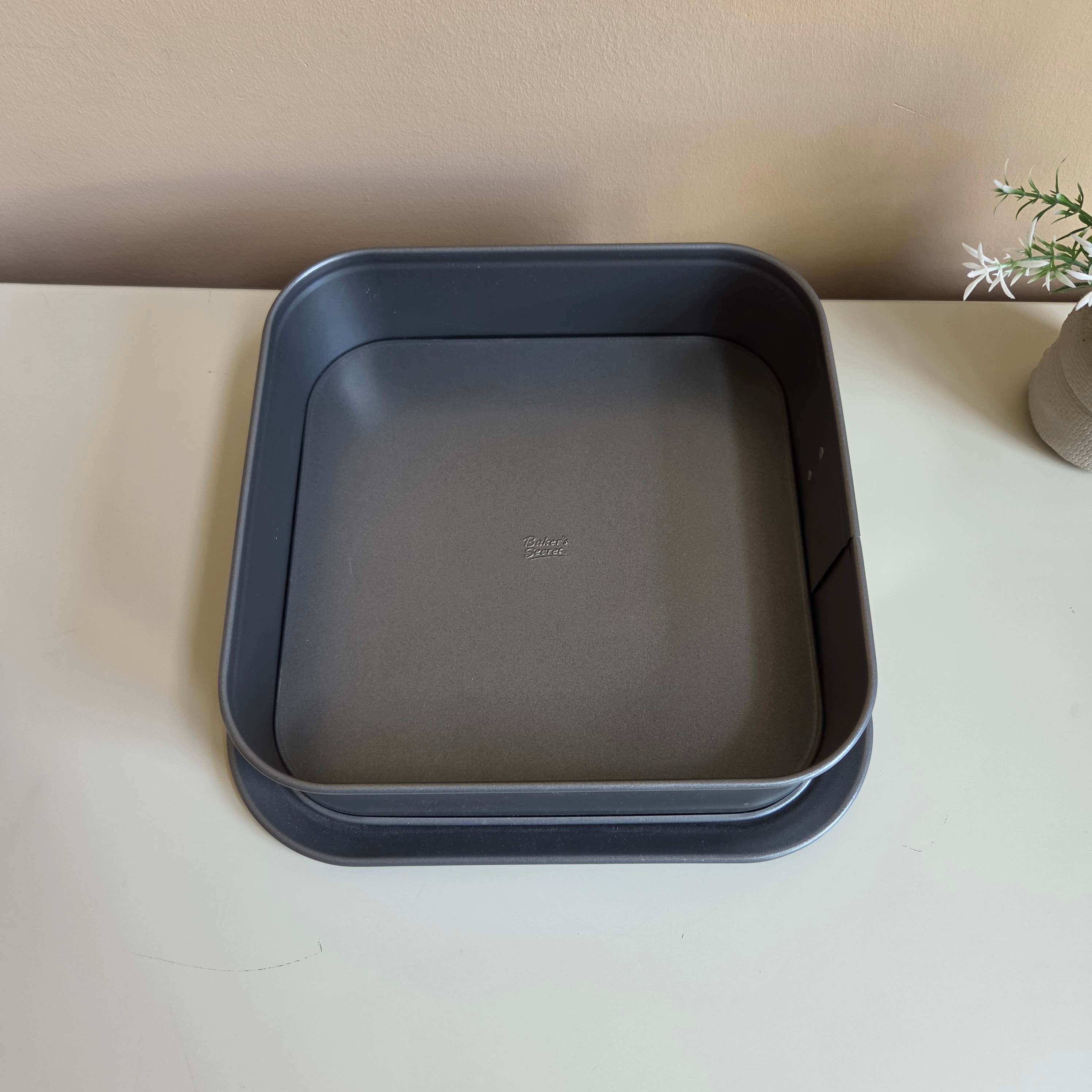 Baker’s Secret - Detachable Large Cake Pan - Pre-Loved! 🎂 - photo 2