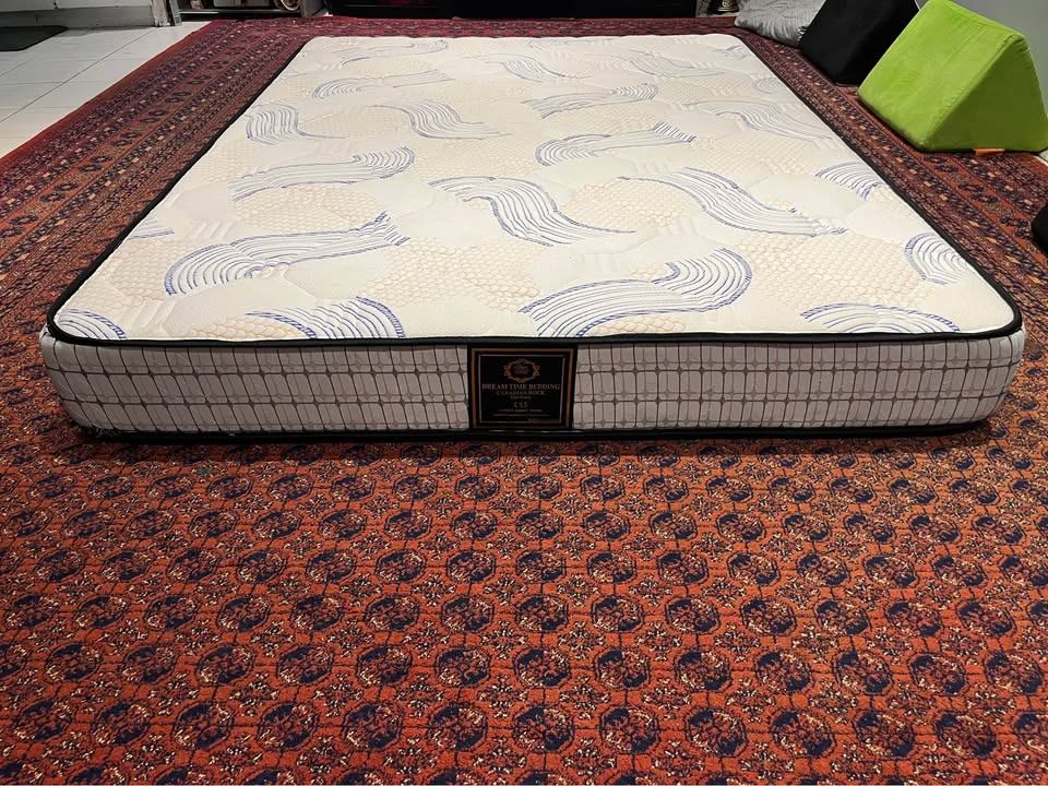 Moving Out Sale: Queen Size Memory Foam Mattress - DREAM TIME - photo 4