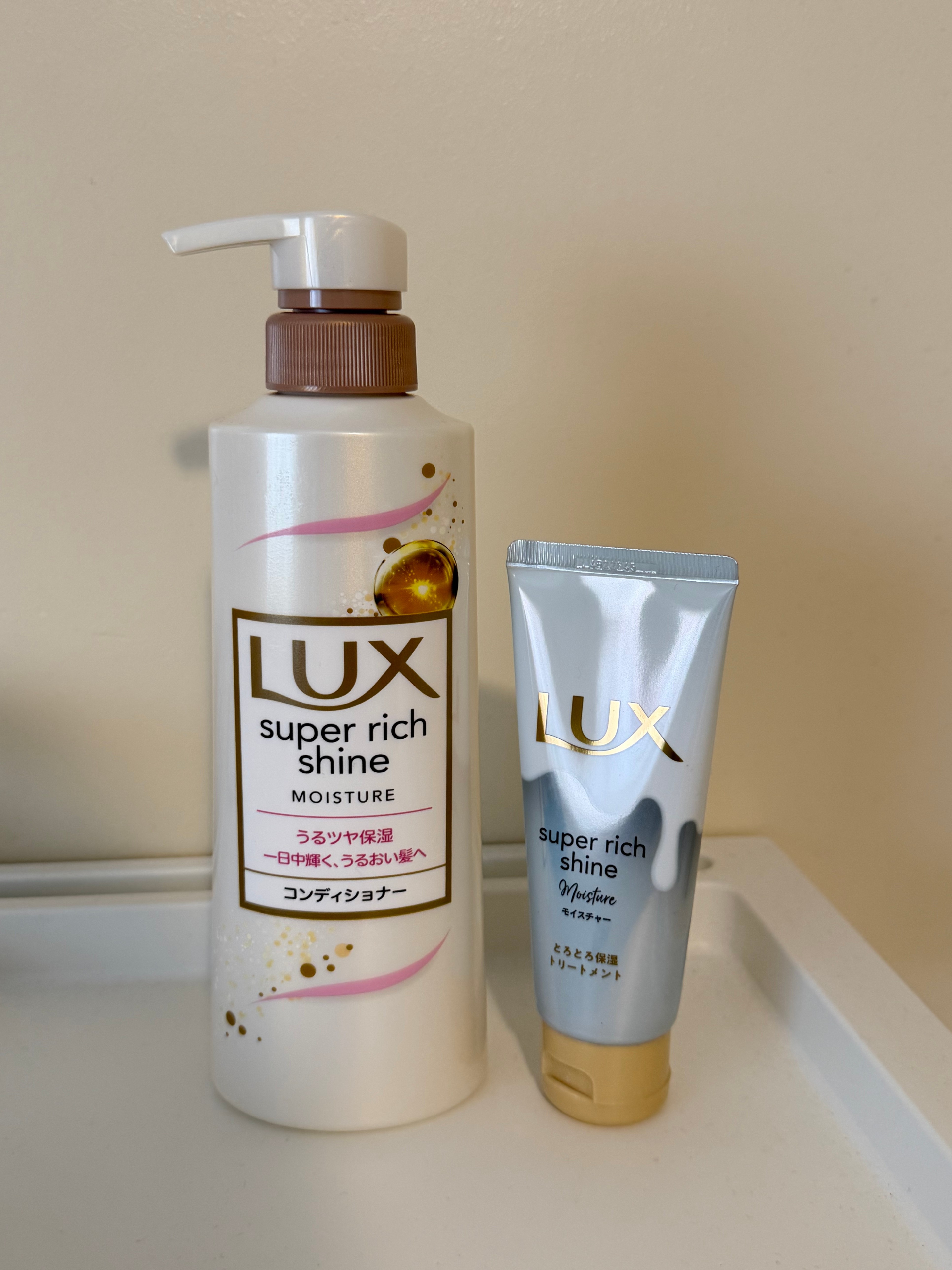 LUX Super Rich Shine Moisture Conditioner Shampoo