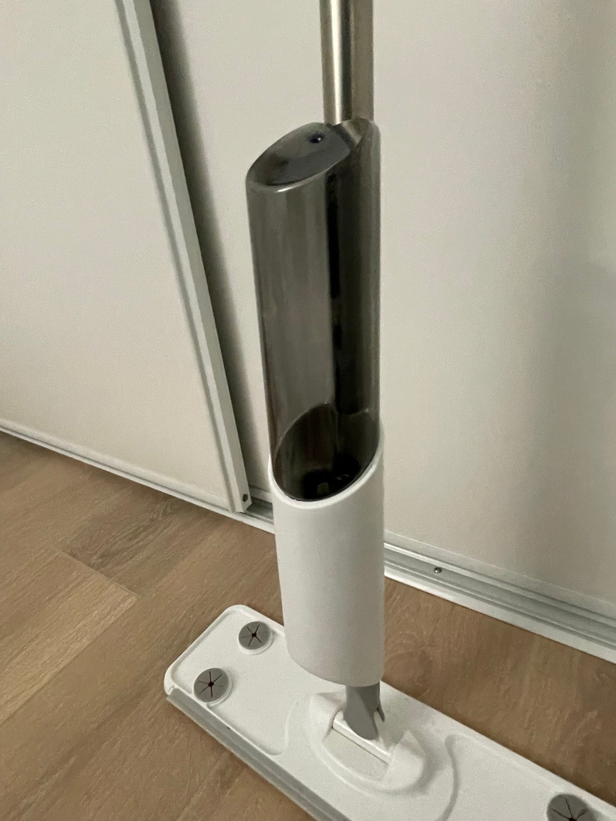 Spray Mop with Reusable Microfiber Pad - photo 3