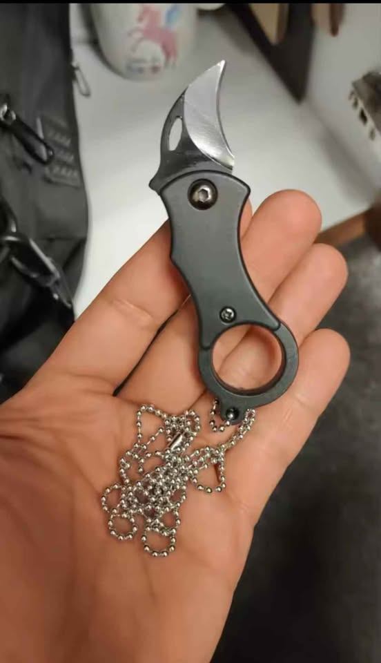 Mini Karambit Keychain Knife