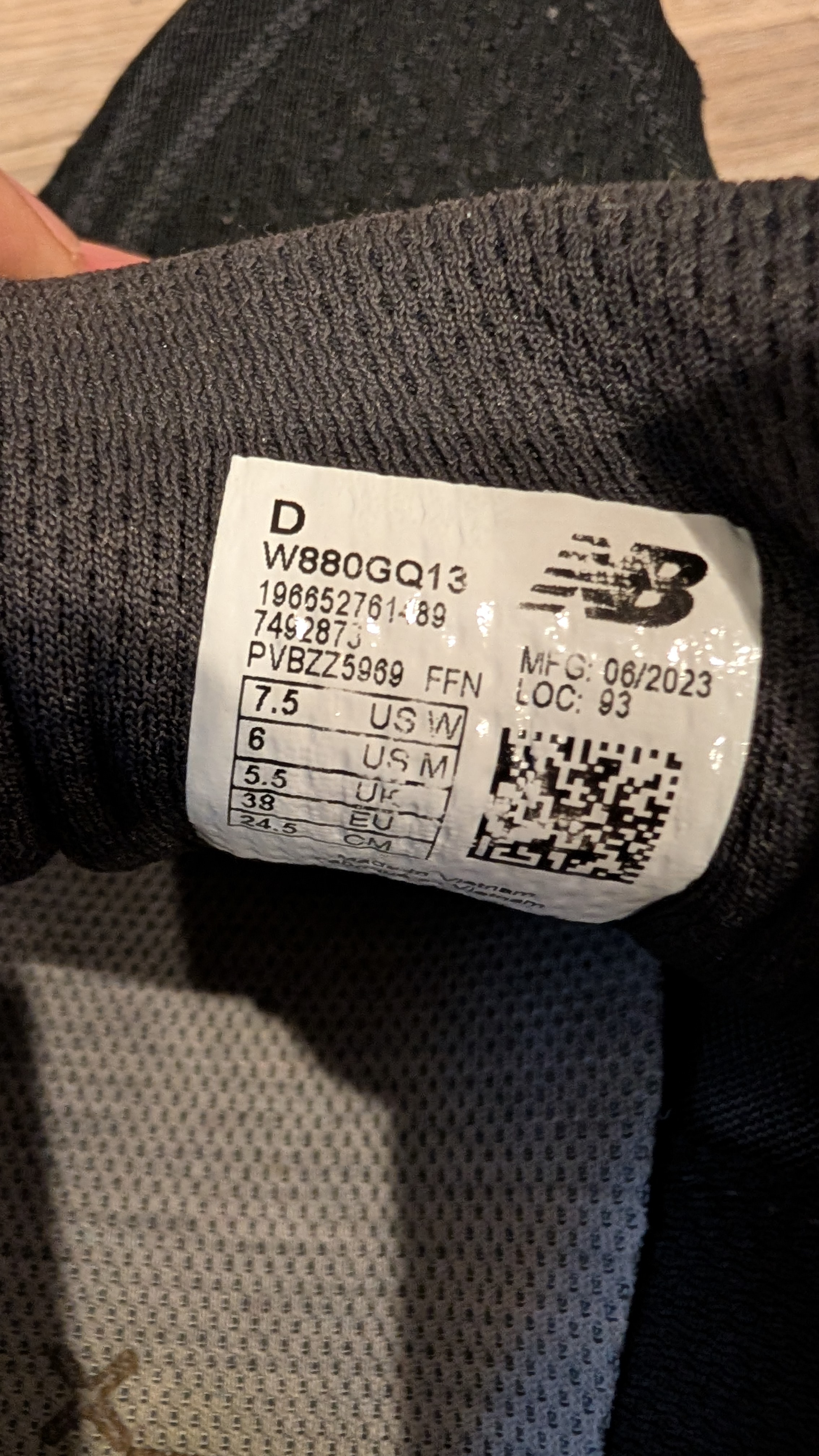 New Balance 880 v13 Gore-Tex – Women’s Size 7.5 (Wide) - photo 4