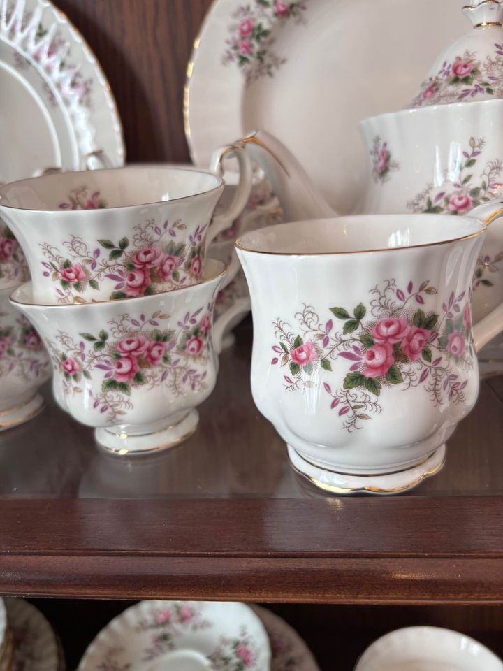 Vintage Royal Albert Lavender Rose Dishes – various prices - photo 4